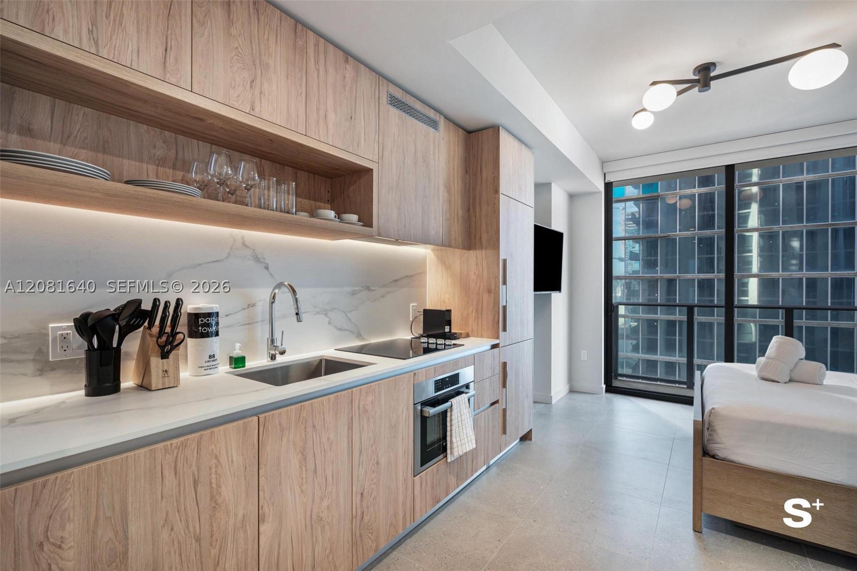 11 NE 6th St #2206