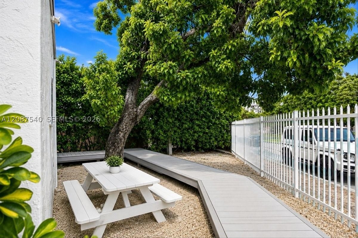 268 NW 34th St Miami, FL 33127