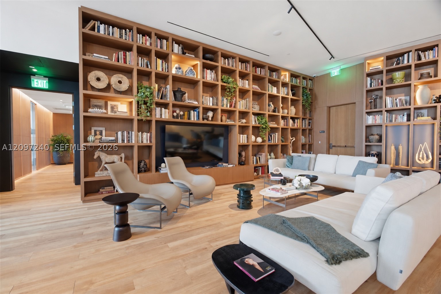 1400 Biscayne Blvd #3007 Miami, FL 33132