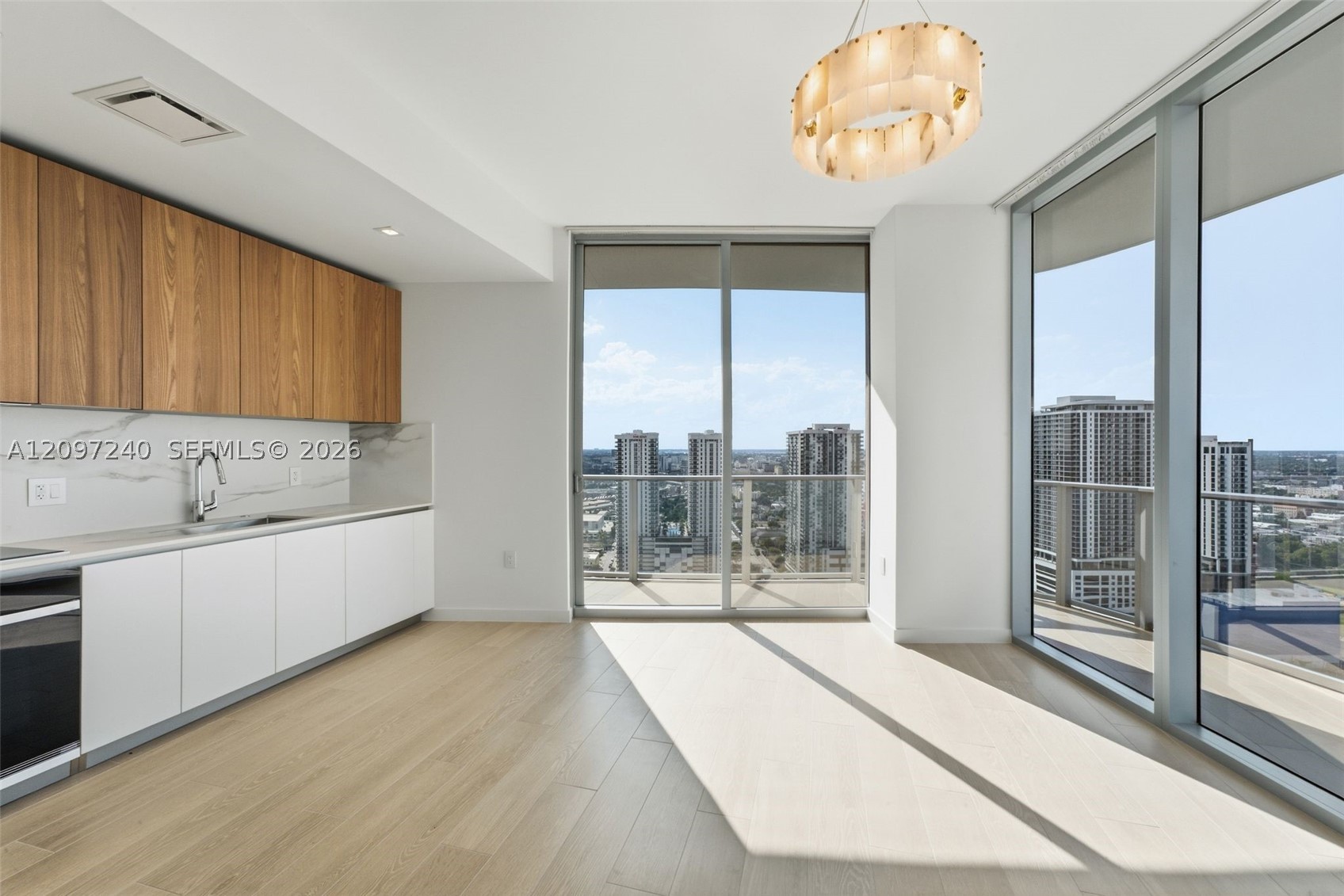 1400 Biscayne Blvd #3007 Miami, FL 33132