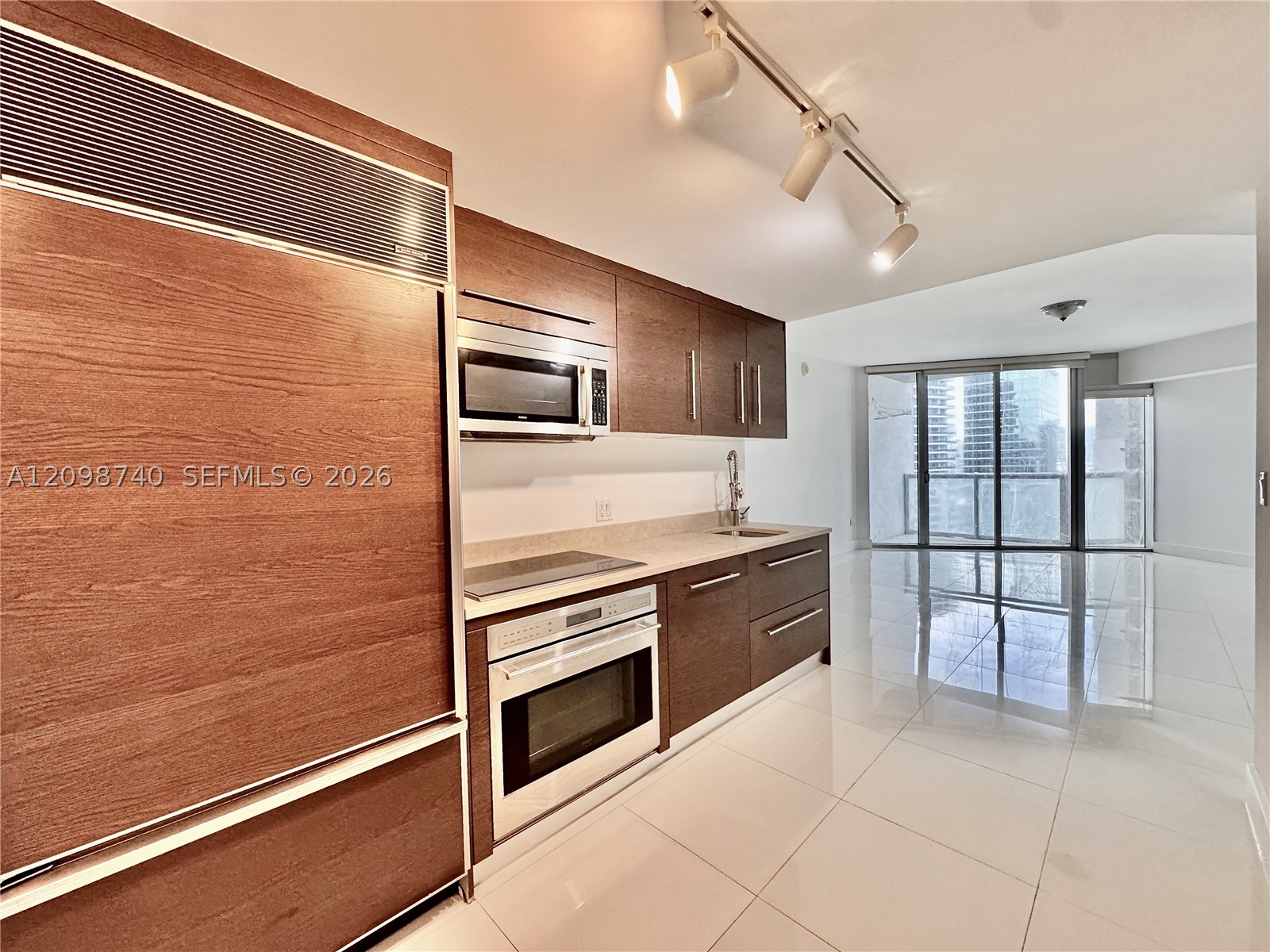 475 Brickell Ave #3808