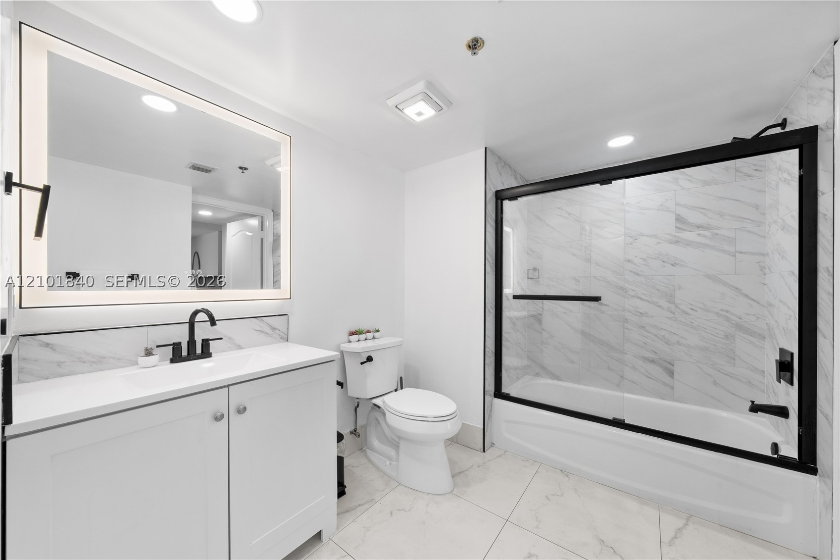 image The Club at Brickell Bay21