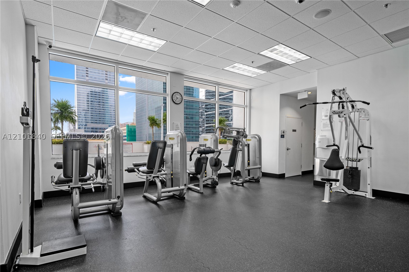 image The Club at Brickell Bay31