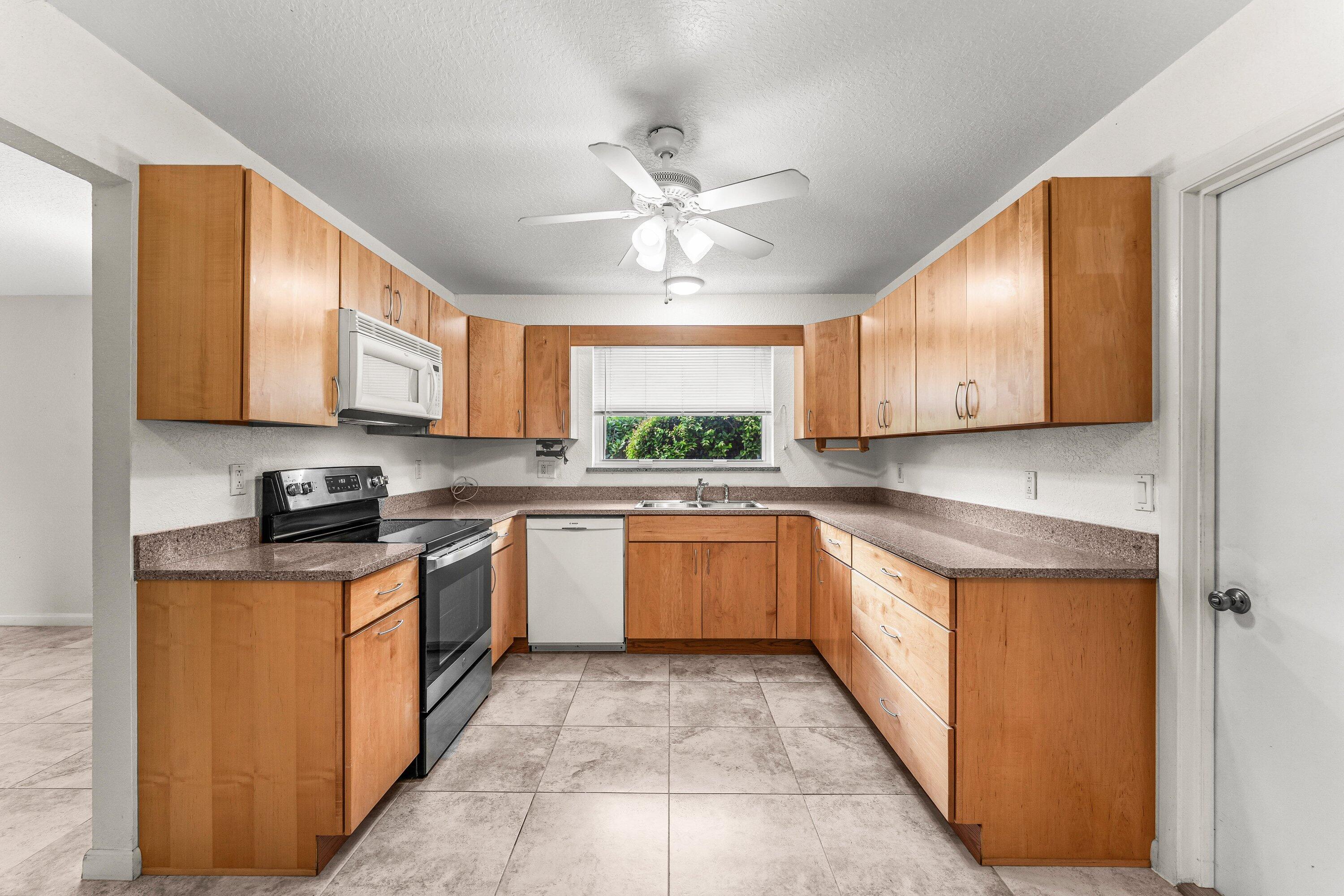 1000 SW 127th Davie, FL 33325