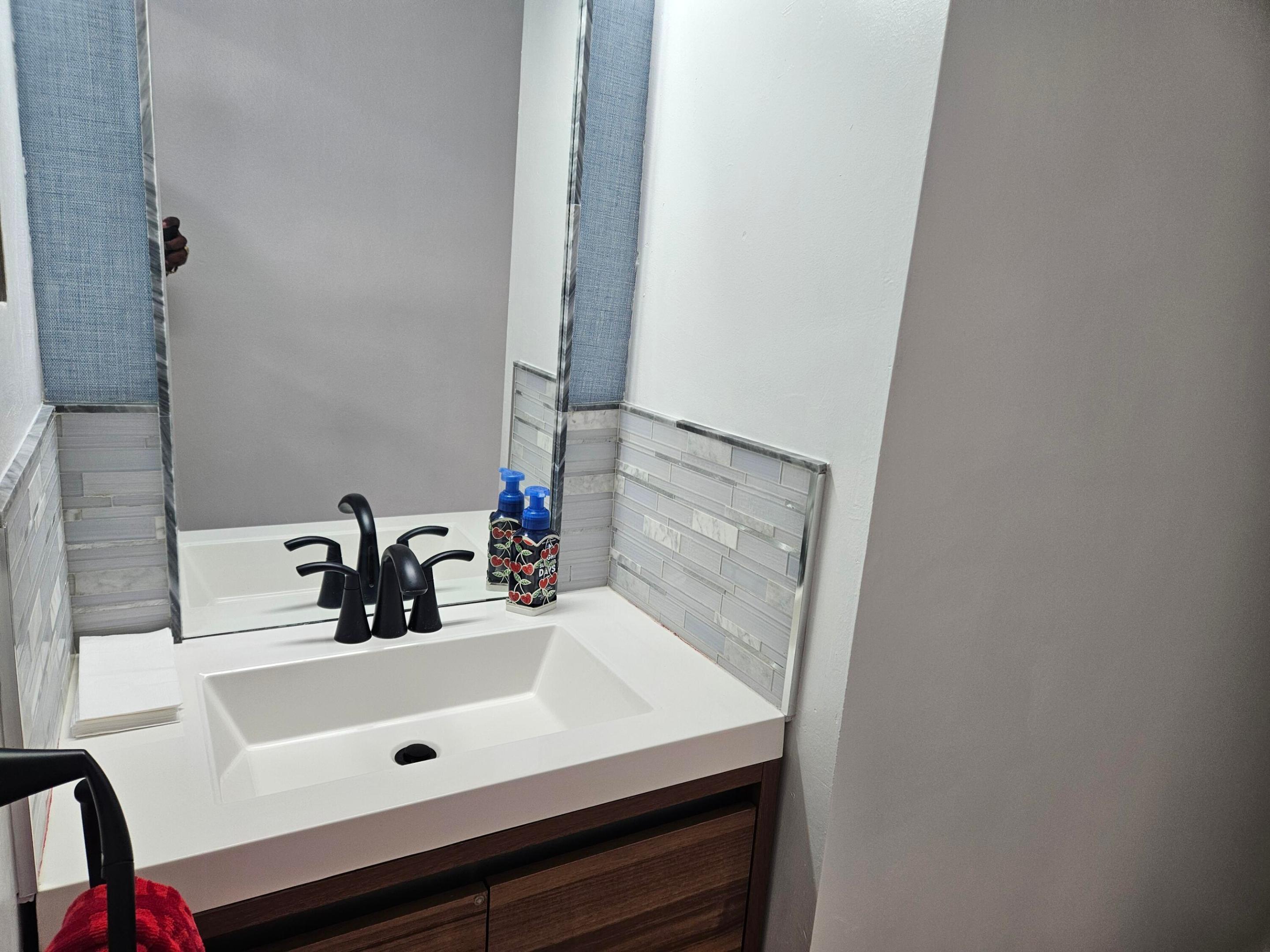 1790 E Las Olas #11 Fort Lauderdale, FL 33301