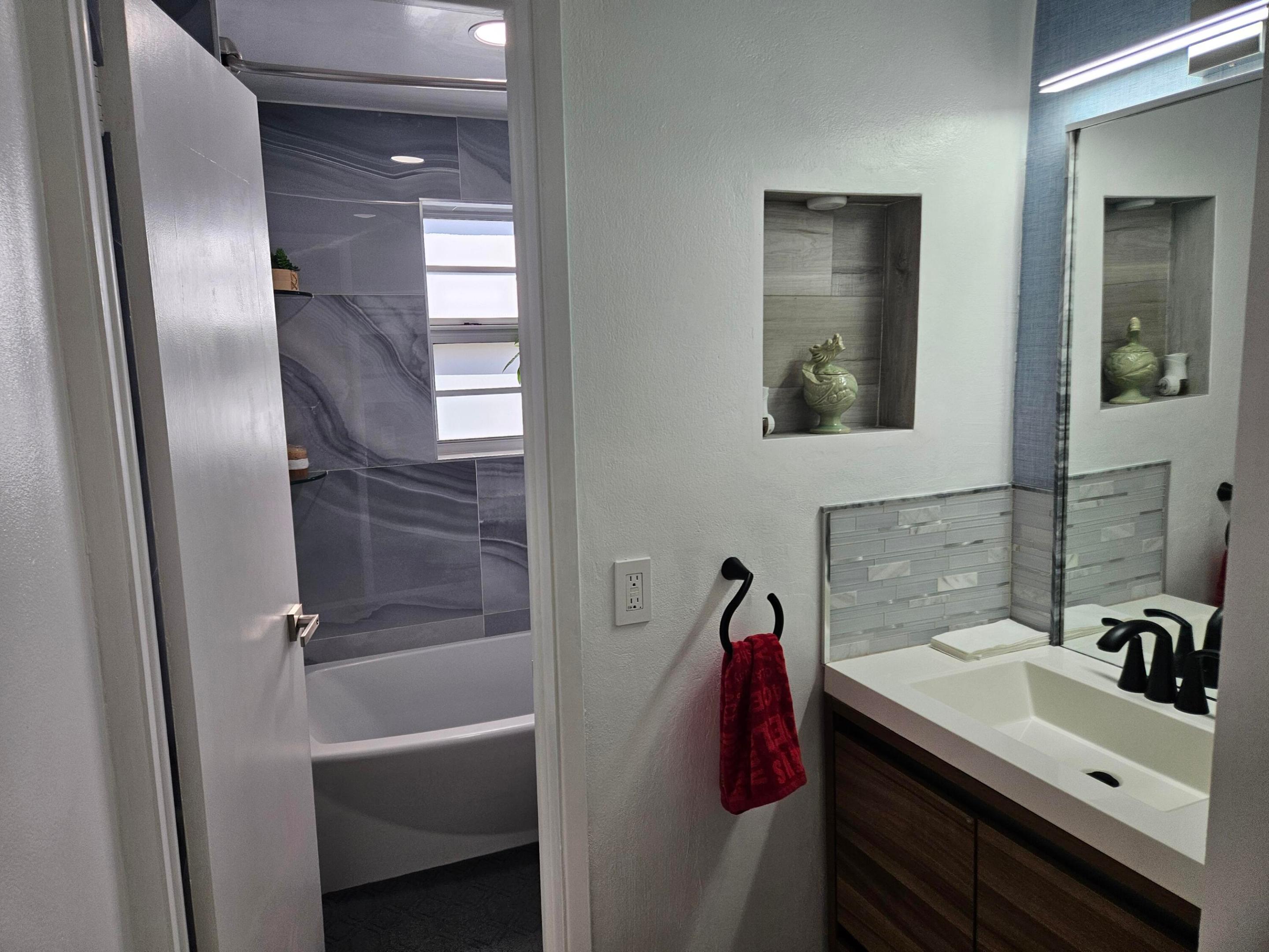 1790 E Las Olas #11 Fort Lauderdale, FL 33301