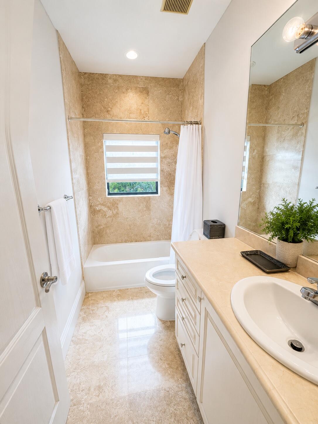 3082 Lime Coconut Grove, FL 33133
