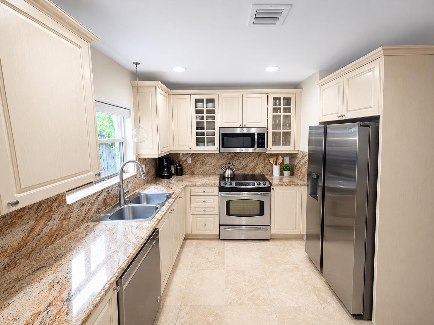 3082 Lime Coconut Grove, FL 33133