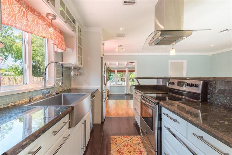 415 NE 8th