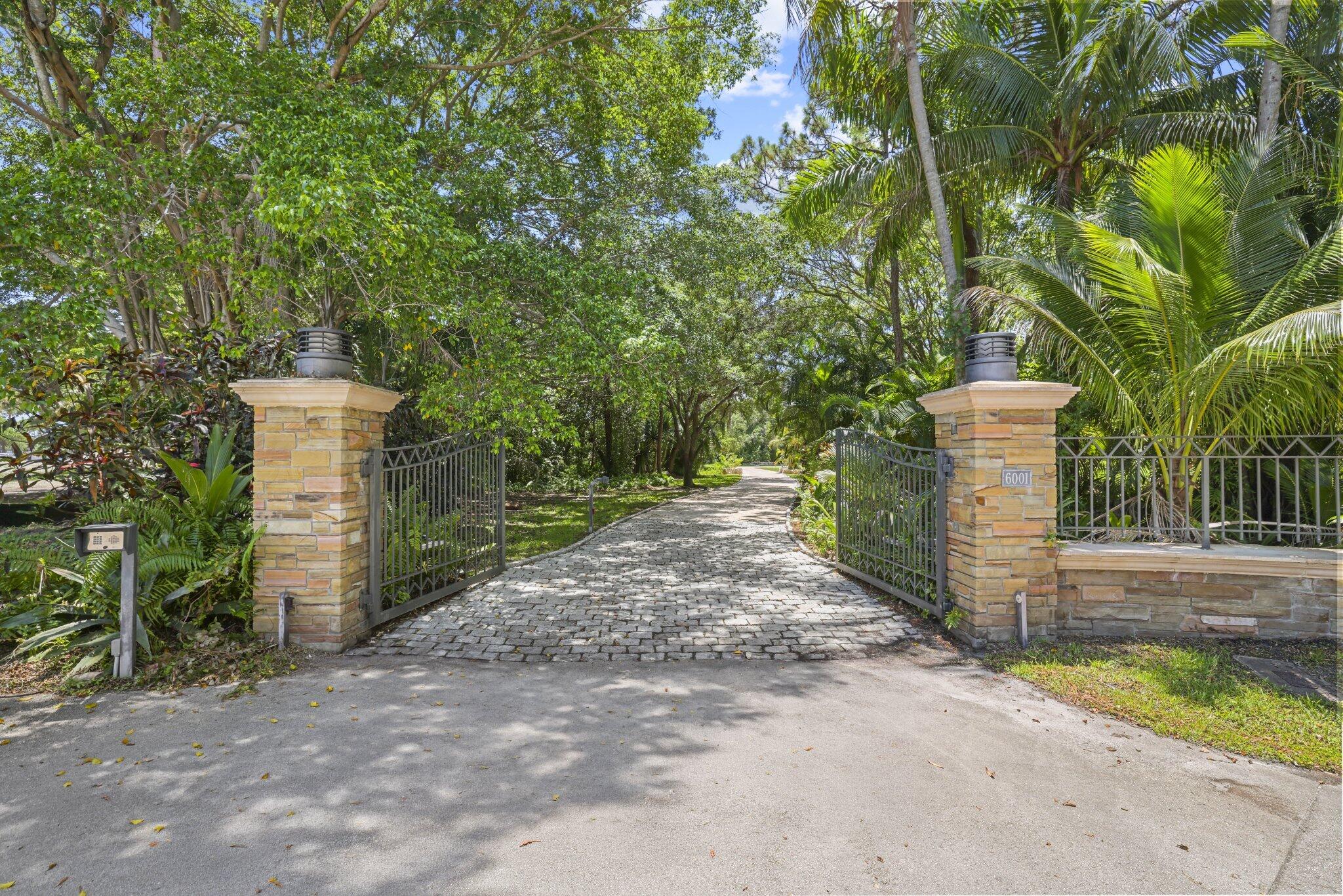 6001 Le Lac Boca Raton, FL 33496