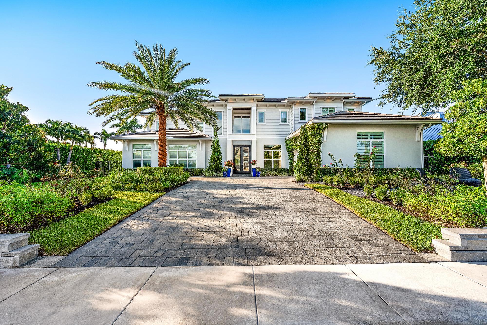 2169 Driftwood Cir