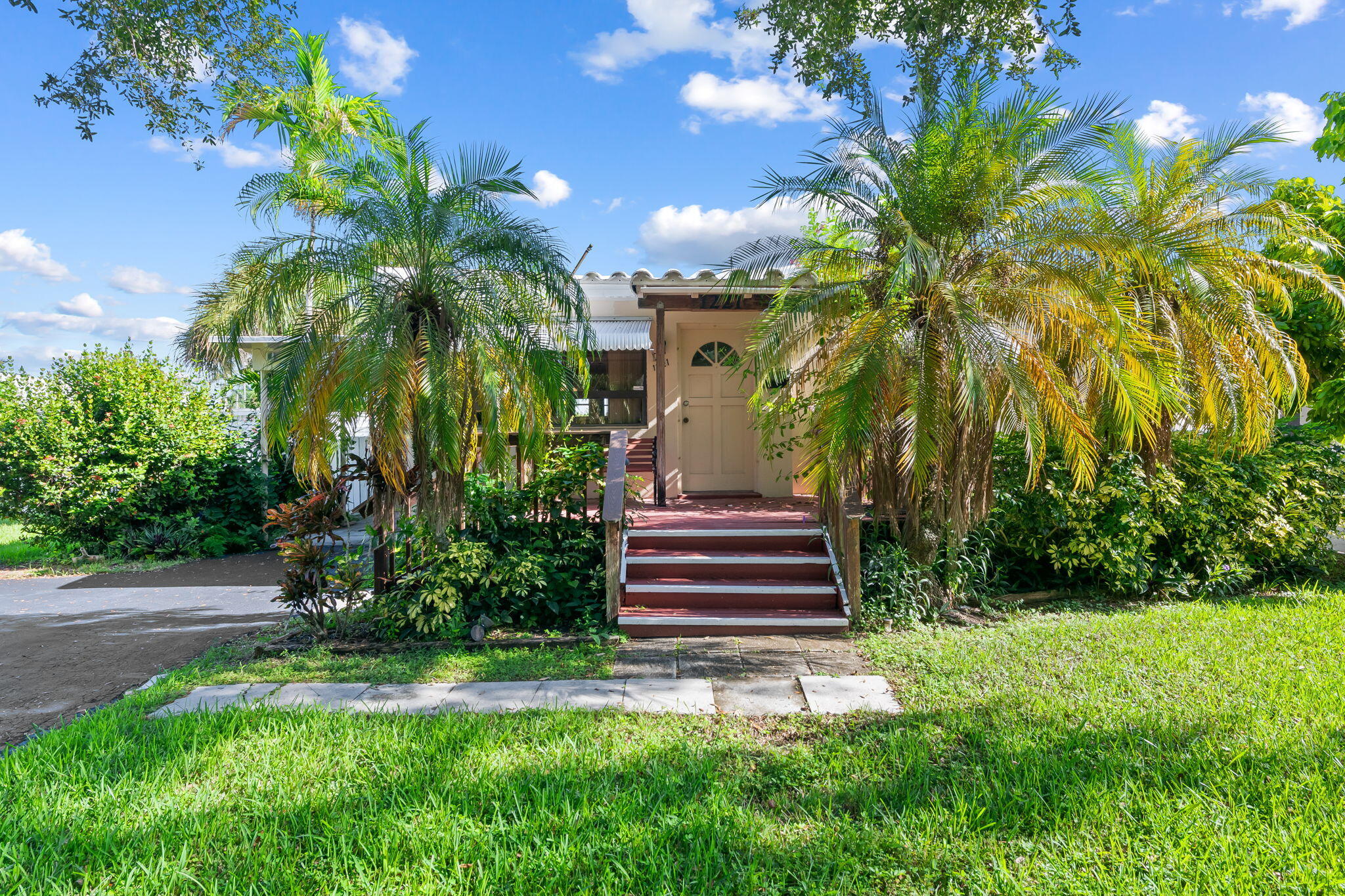 1221 SW 17th St Fort Lauderdale, FL 33315