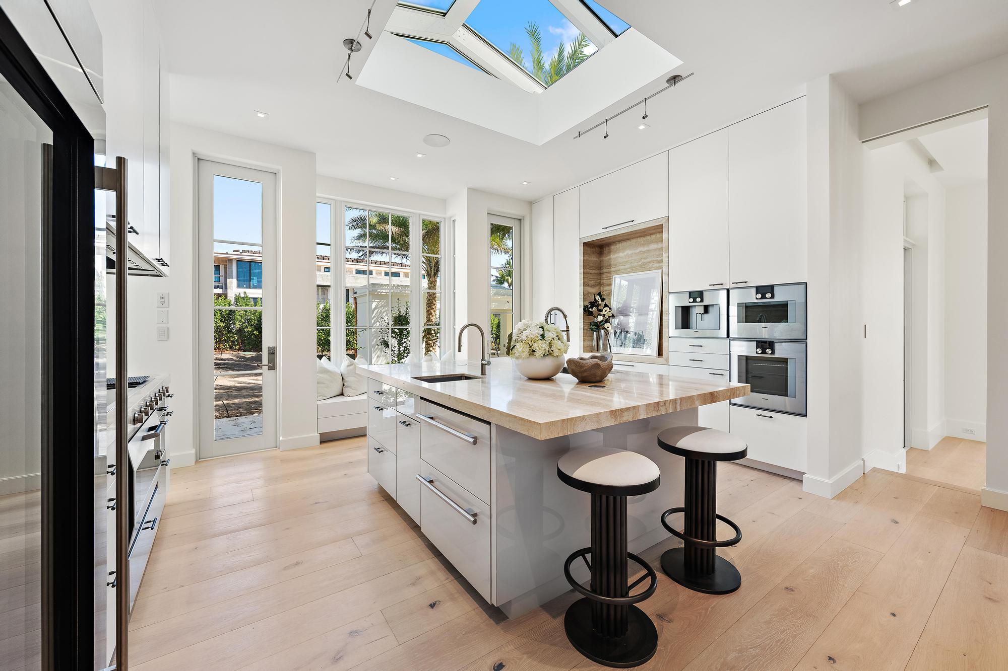 301 Plantation Rd Palm Beach, FL 33480