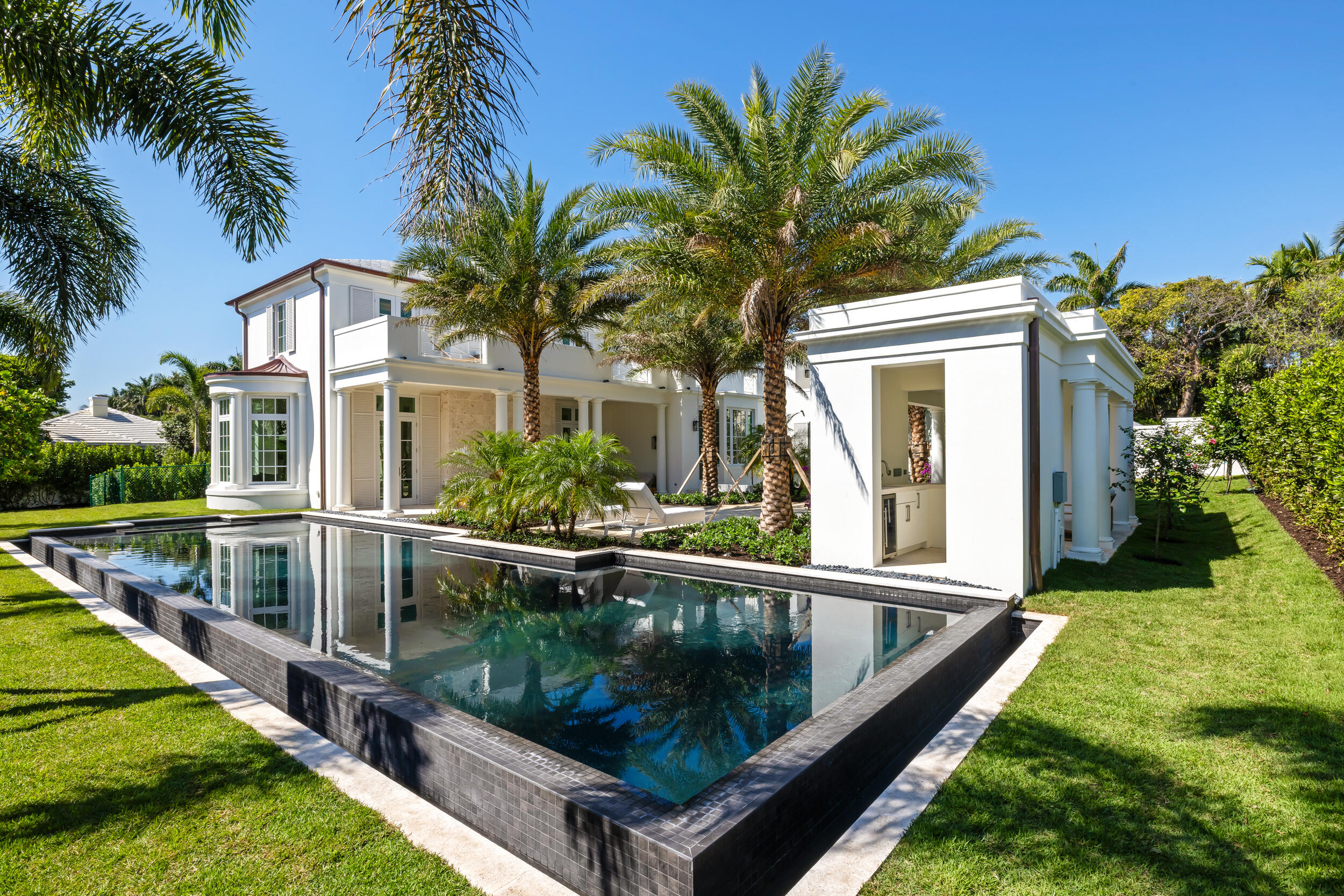 301 Plantation Rd Palm Beach, FL 33480