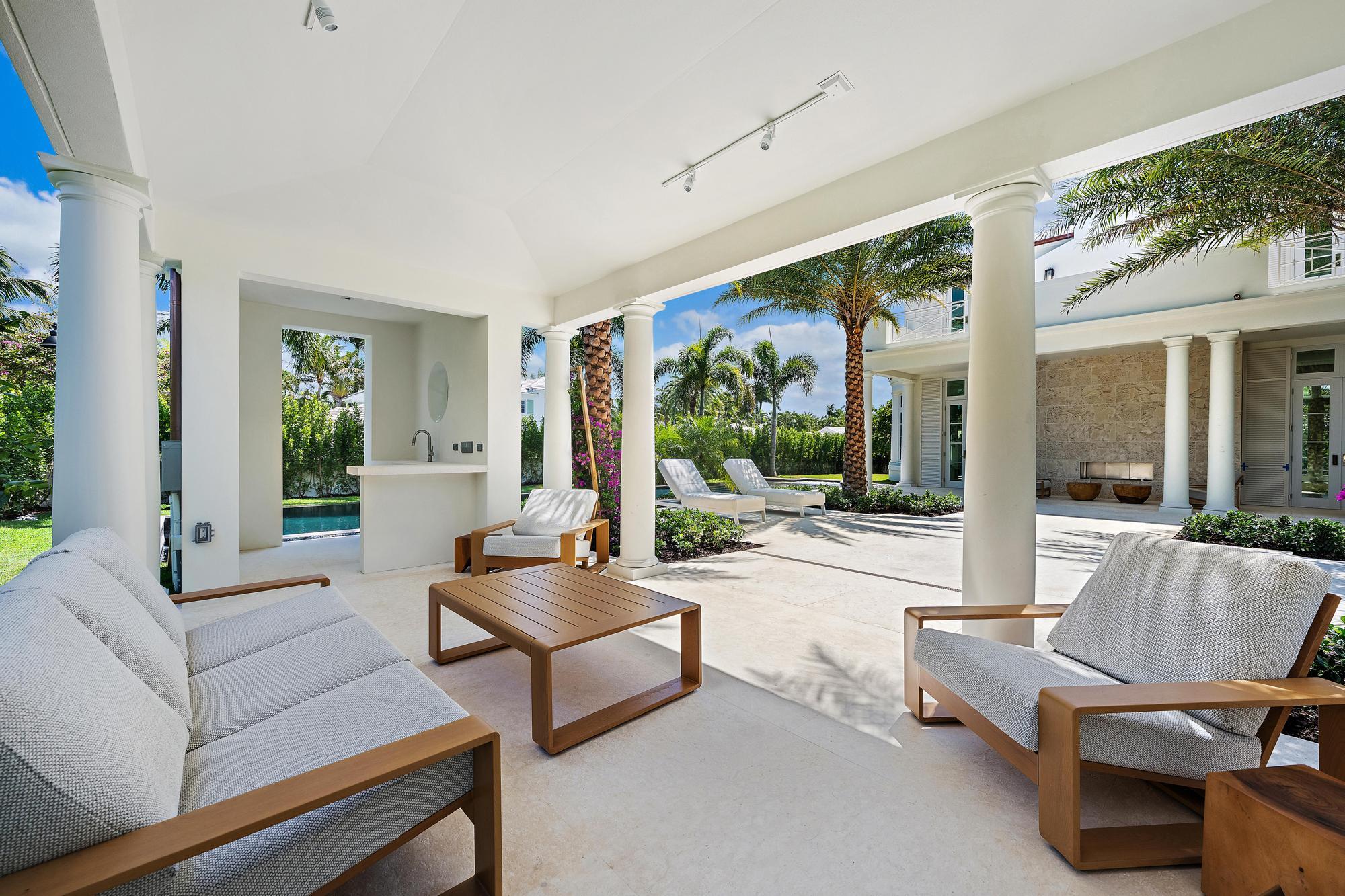 301 Plantation Rd Palm Beach, FL 33480