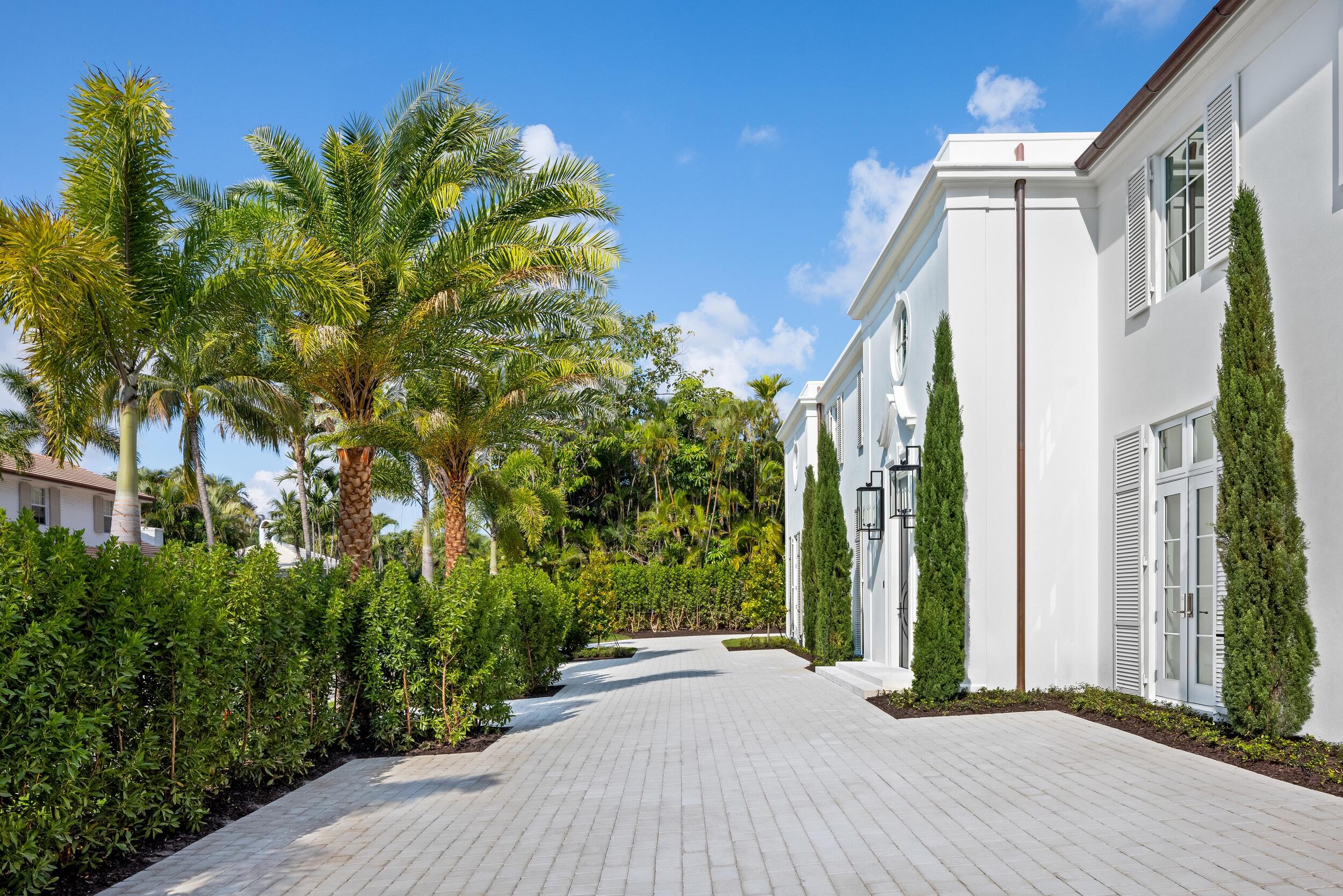301 Plantation Rd Palm Beach, FL 33480