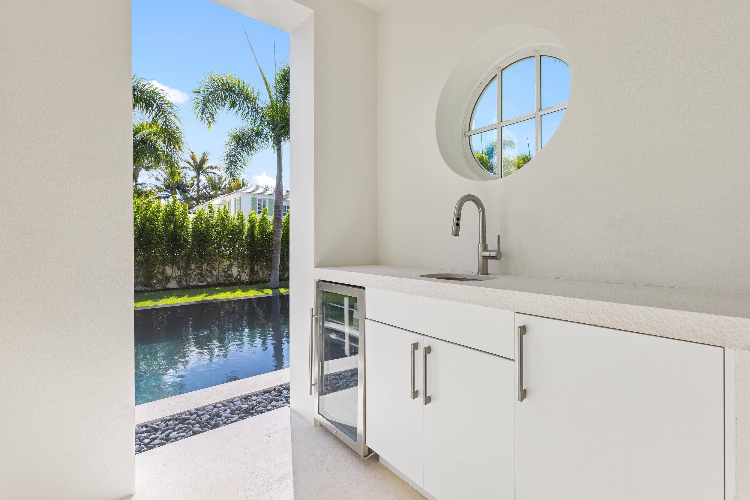 301 Plantation Rd Palm Beach, FL 33480