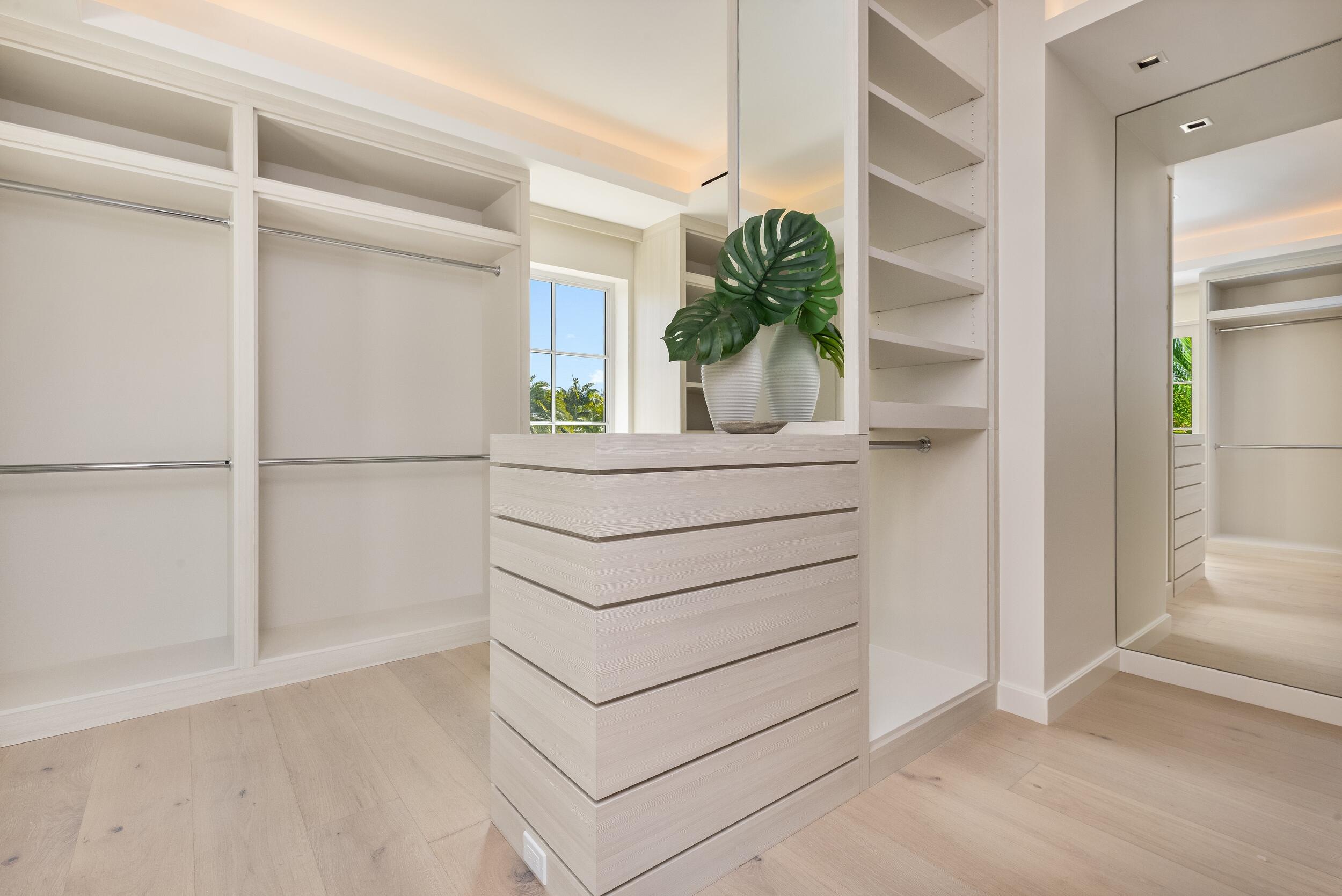 301 Plantation Rd Palm Beach, FL 33480