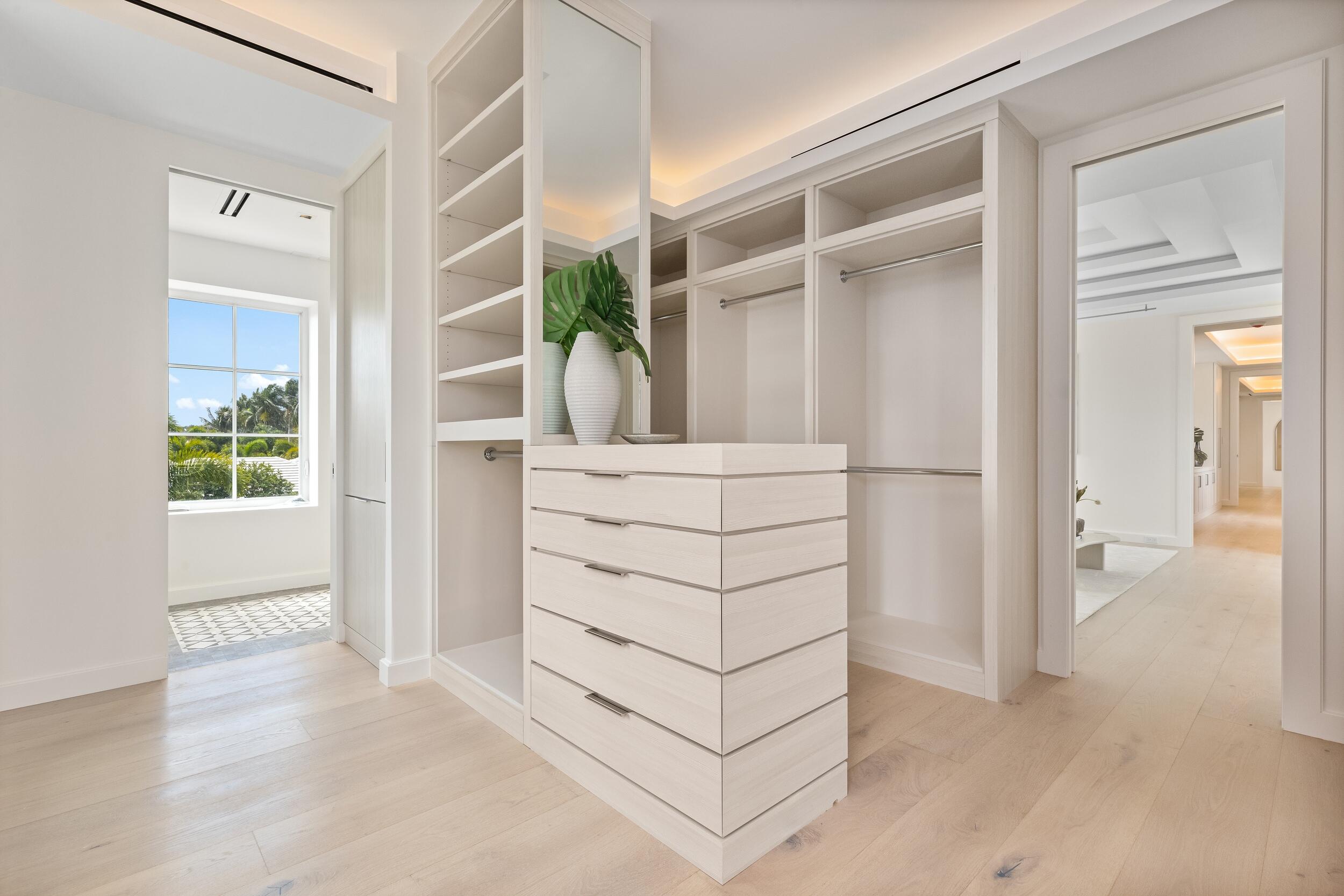 301 Plantation Rd Palm Beach, FL 33480