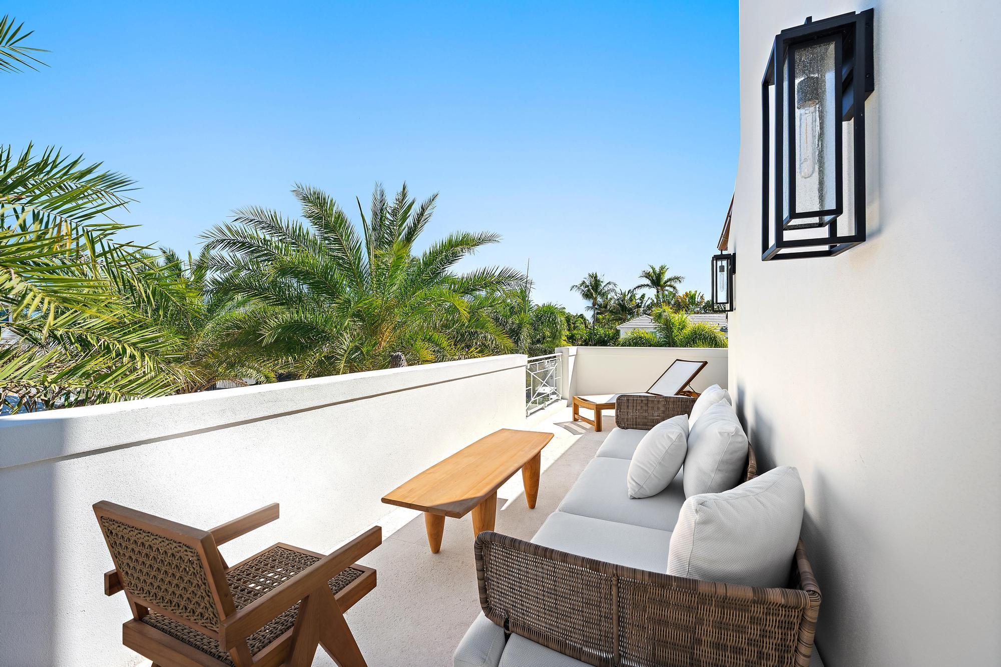 301 Plantation Rd Palm Beach, FL 33480