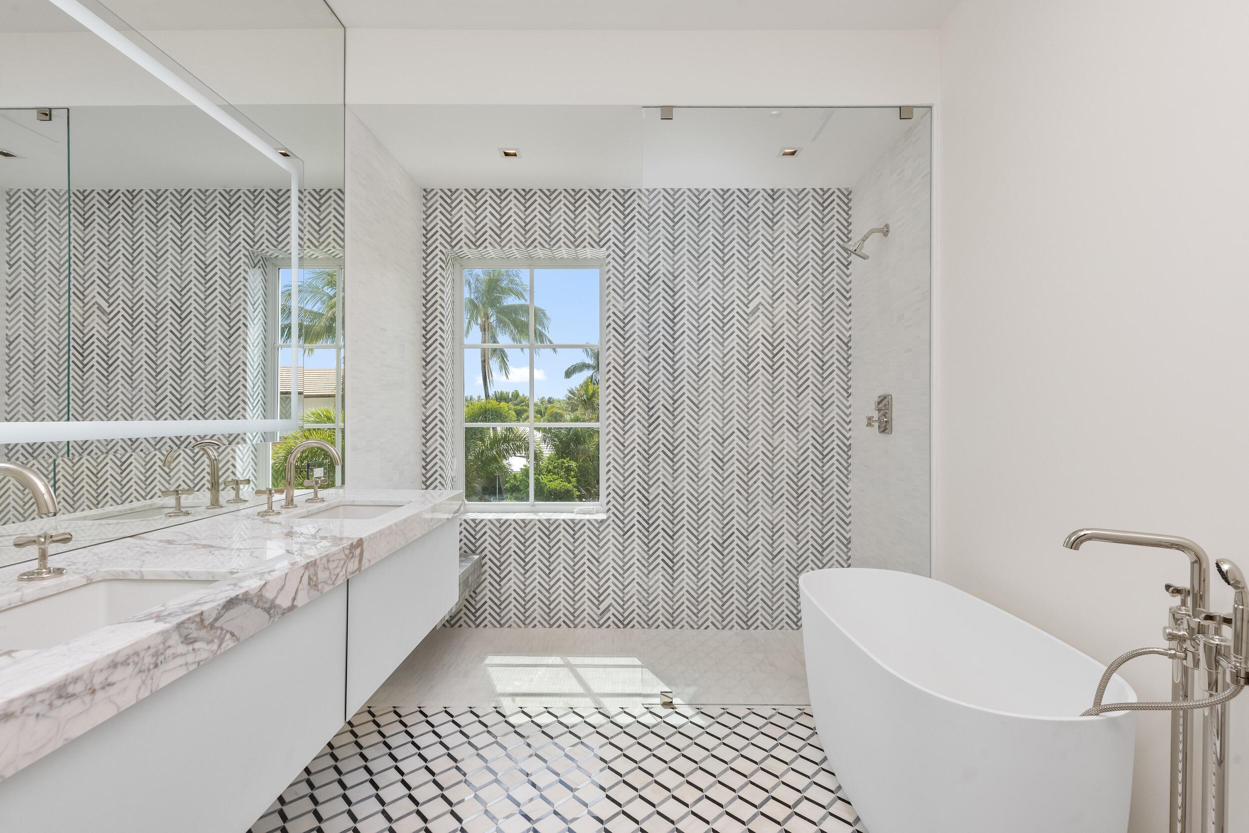 301 Plantation Rd Palm Beach, FL 33480