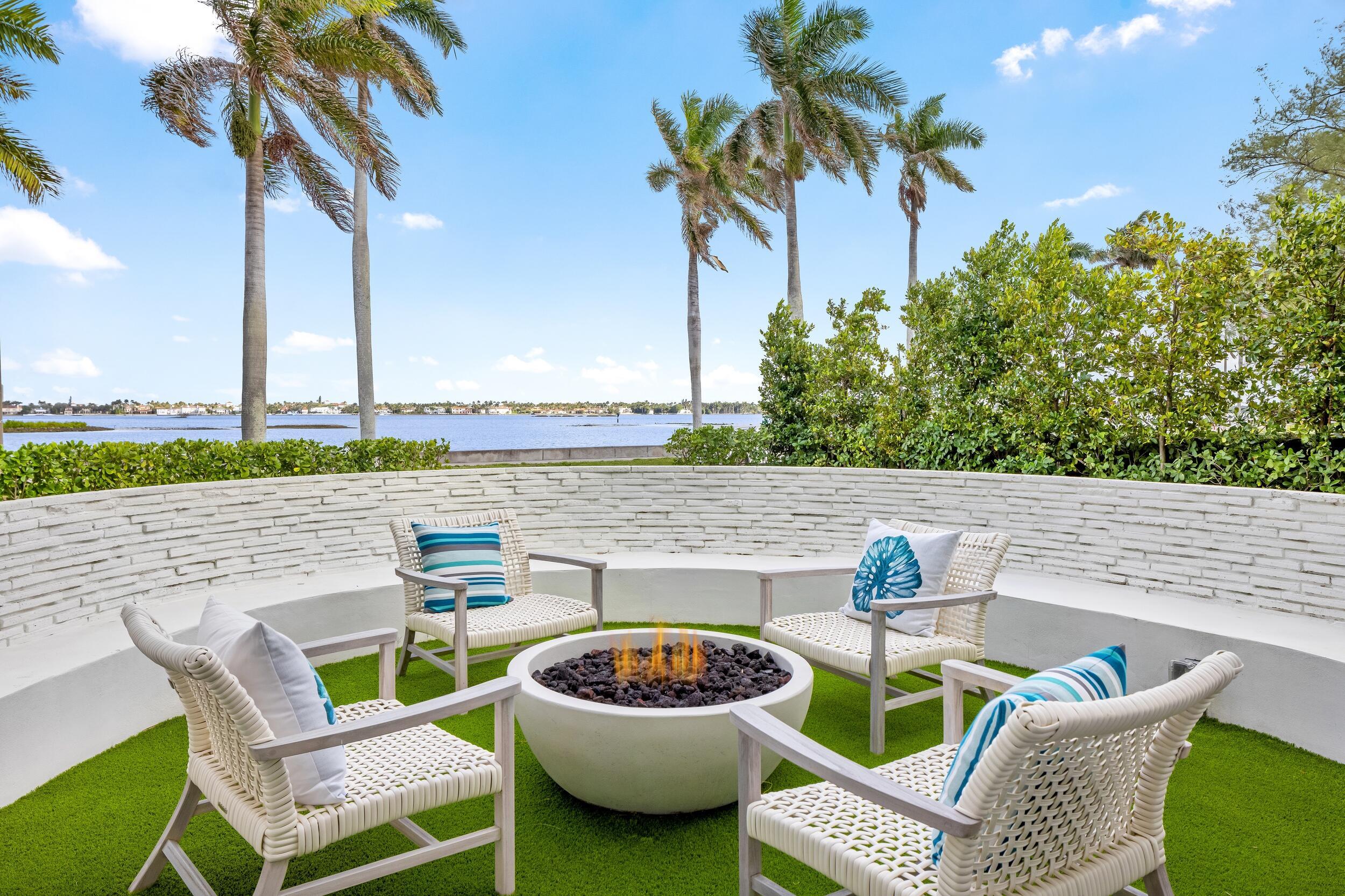 2745 S Flagler Dr