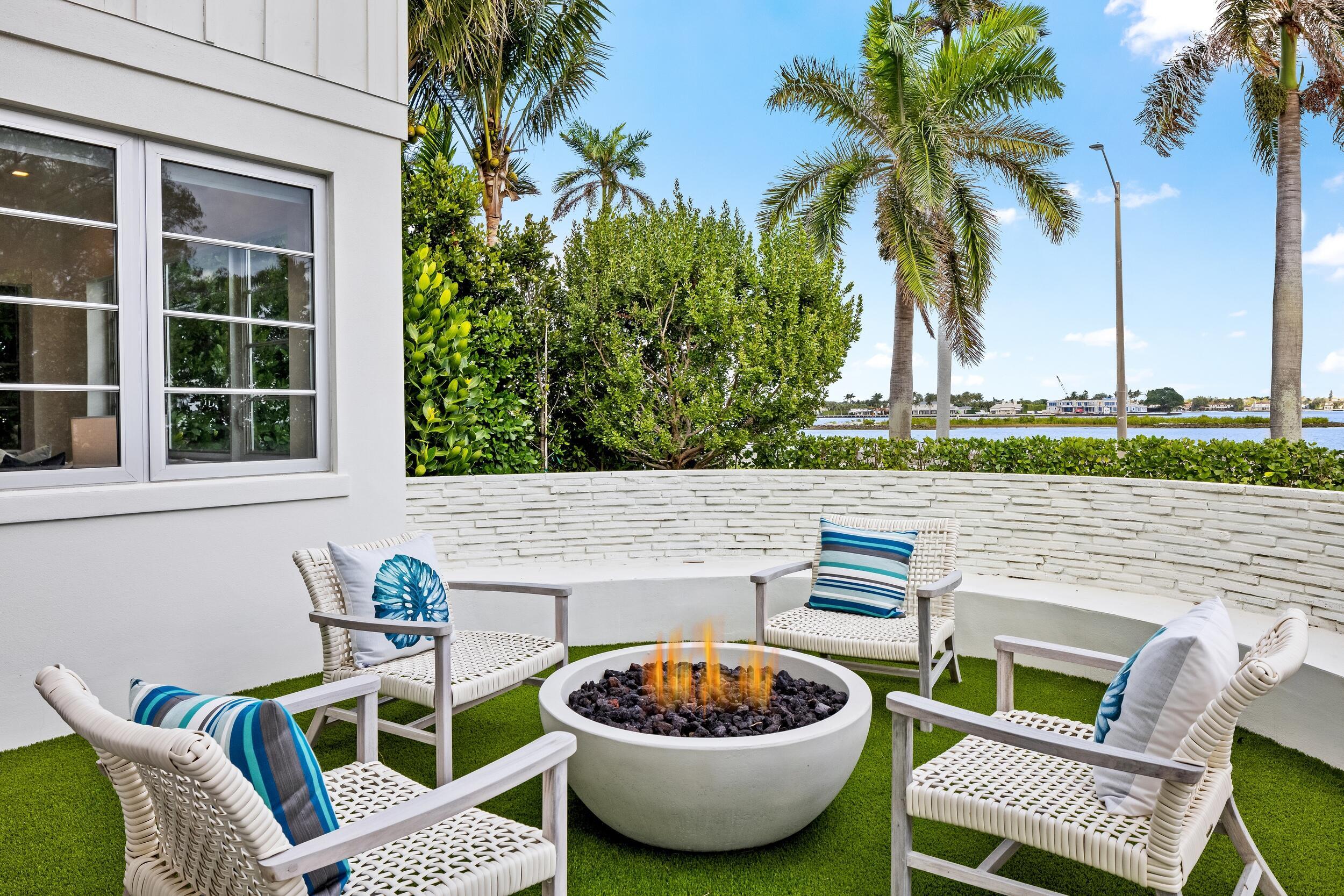 2745 S Flagler Dr West Palm Beach, FL 33405
