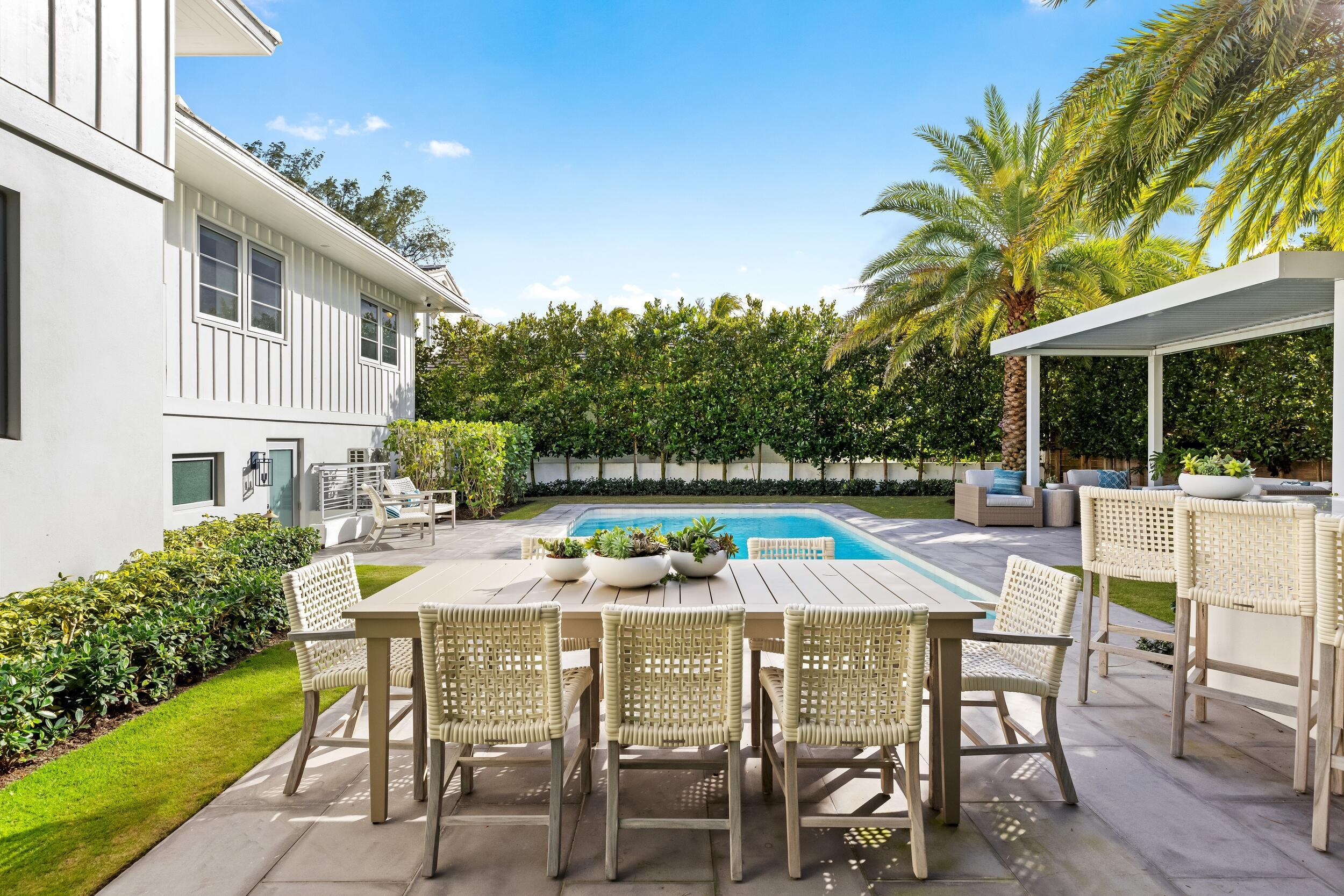 2745 S Flagler Dr West Palm Beach, FL 33405