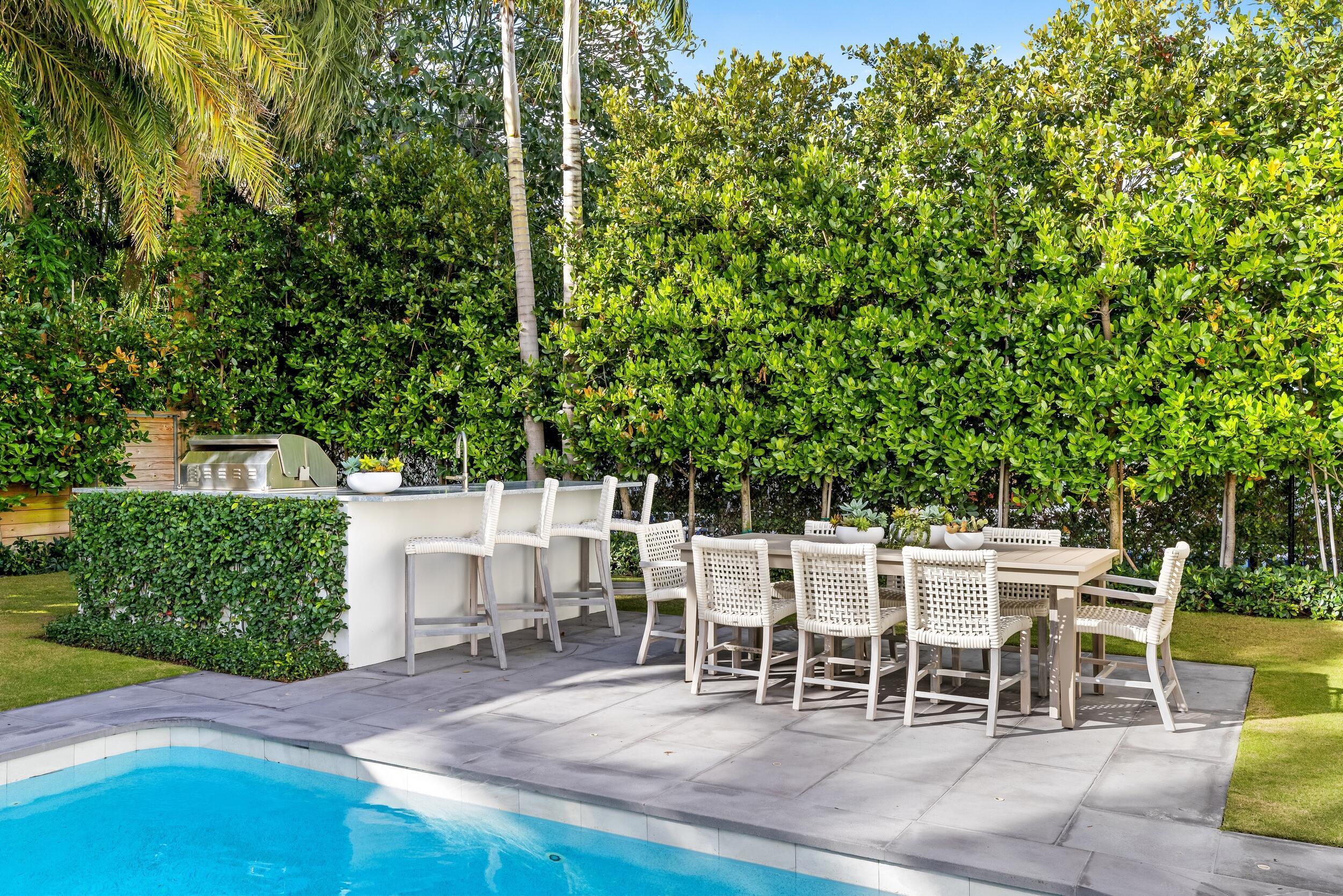 2745 S Flagler Dr West Palm Beach, FL 33405