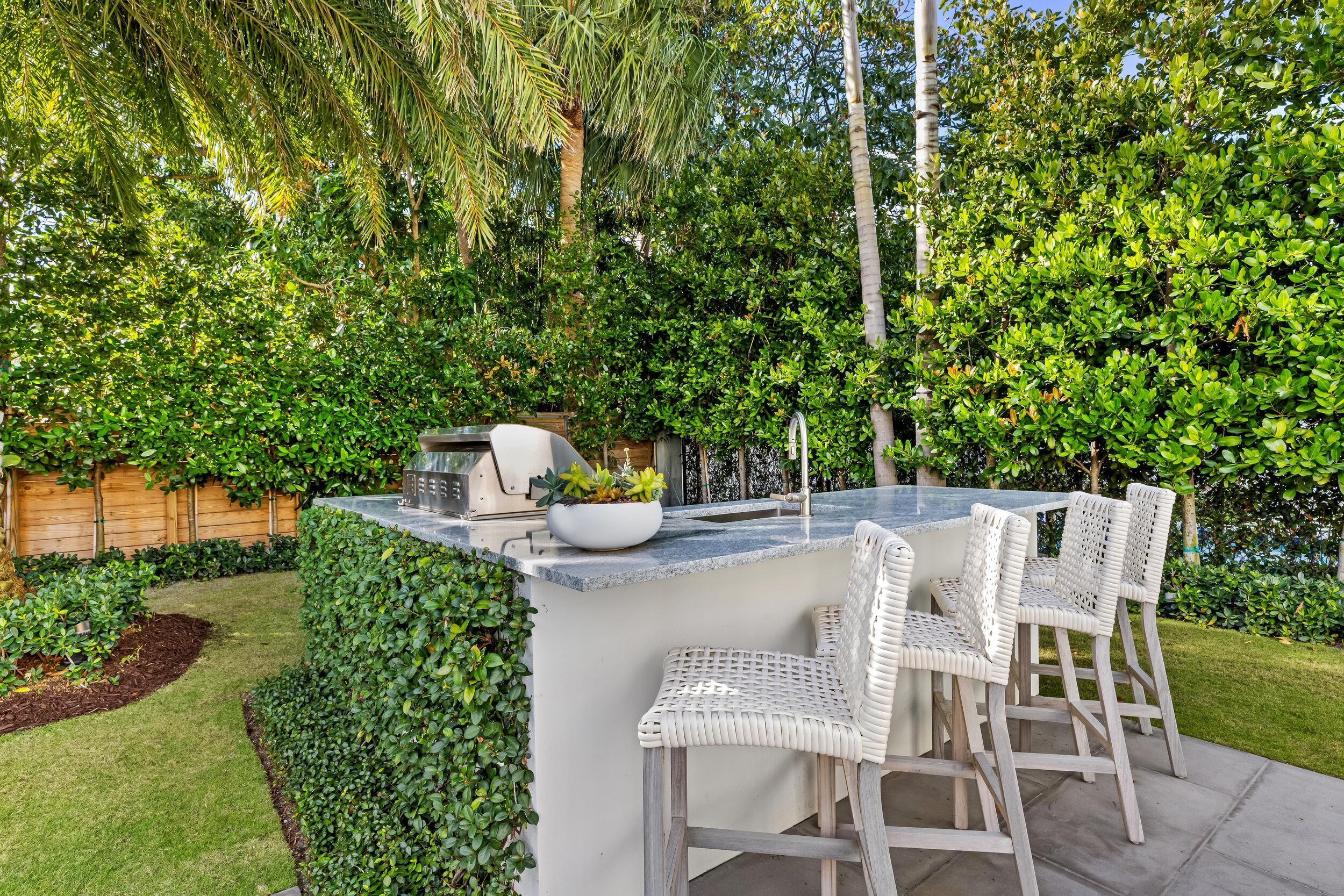 2745 S Flagler Dr West Palm Beach, FL 33405
