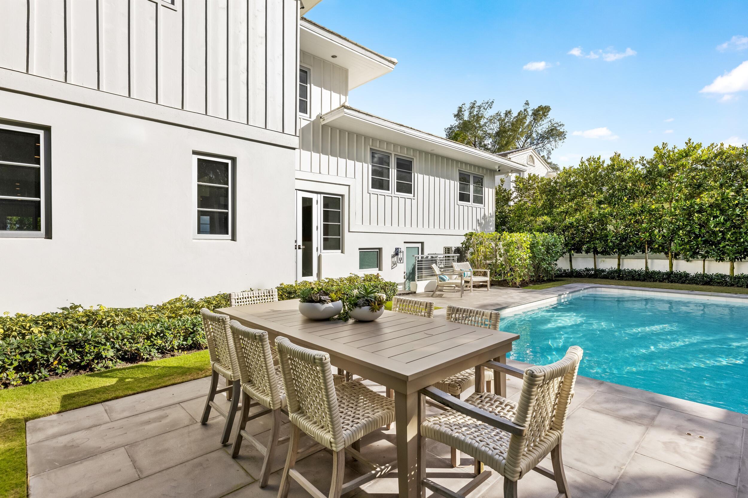 2745 S Flagler Dr West Palm Beach, FL 33405