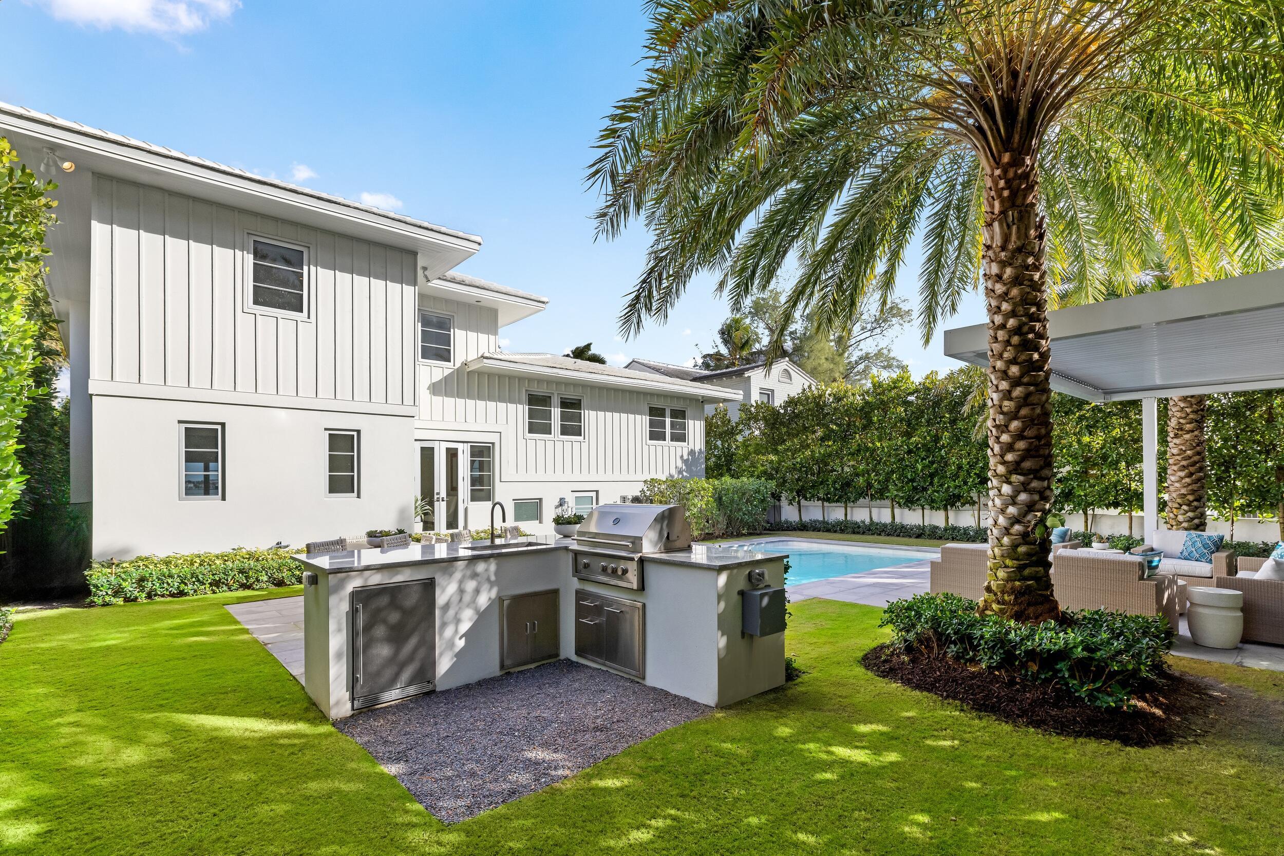 2745 S Flagler Dr West Palm Beach, FL 33405