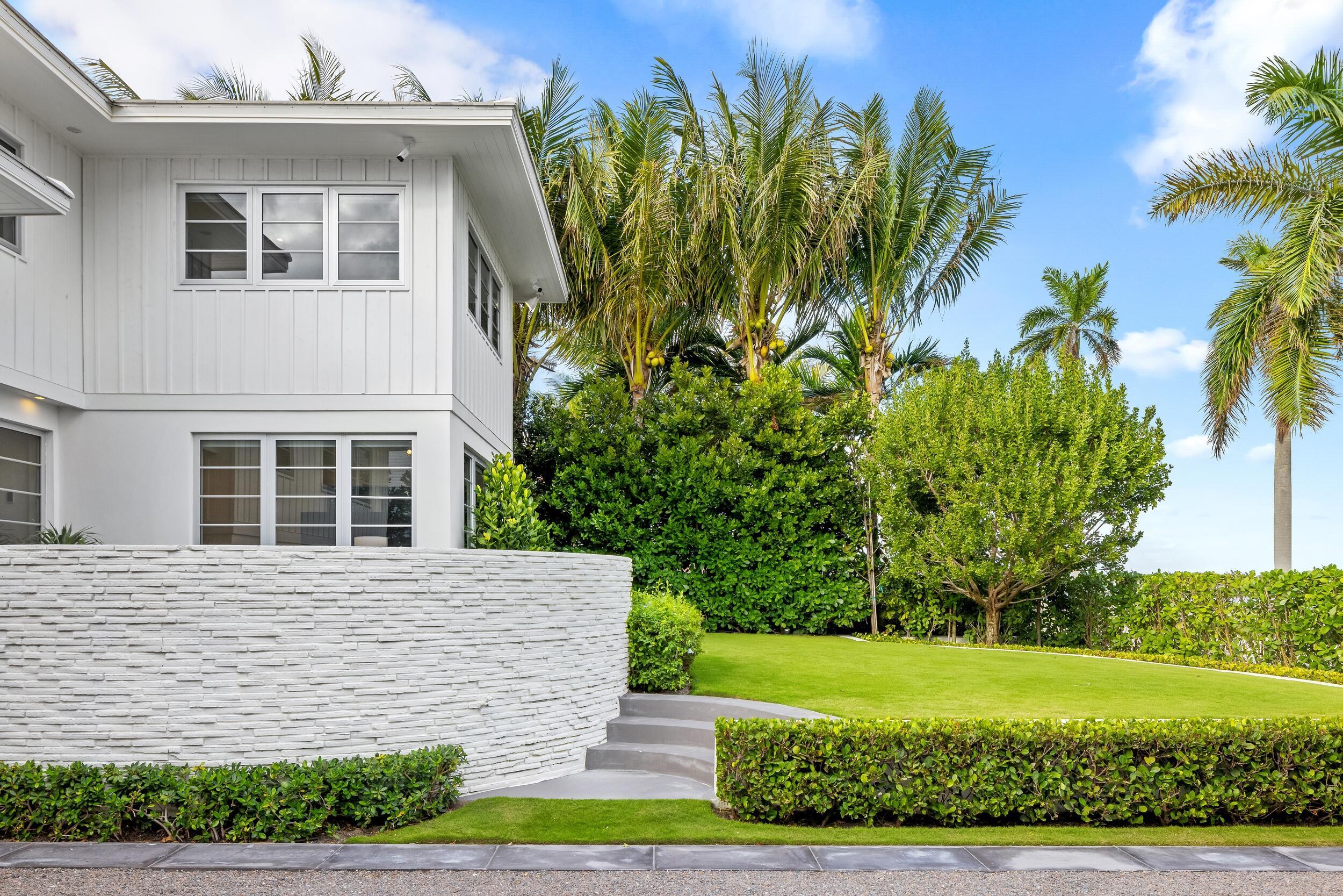 2745 S Flagler Dr West Palm Beach, FL 33405