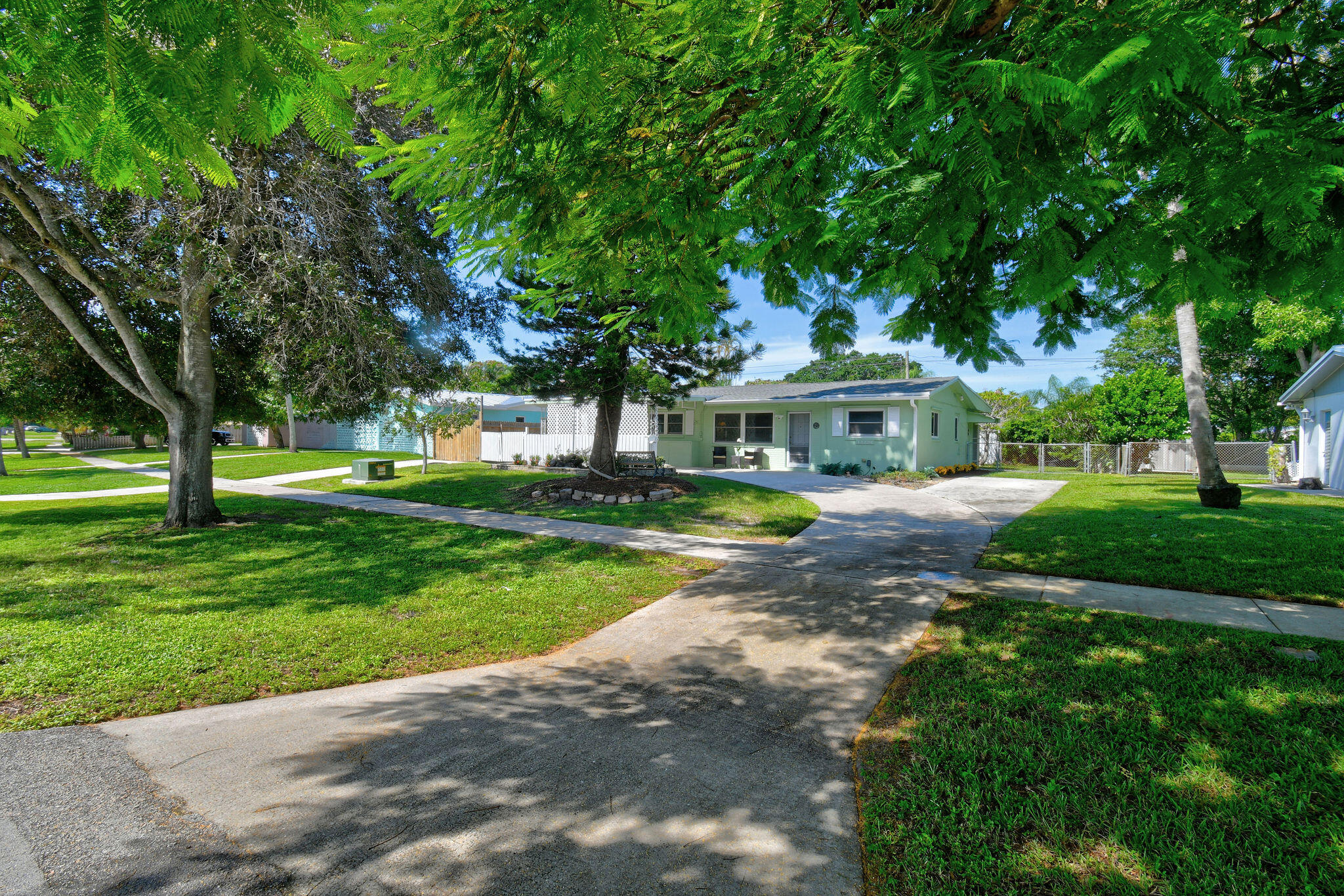 12229 Colony Ave