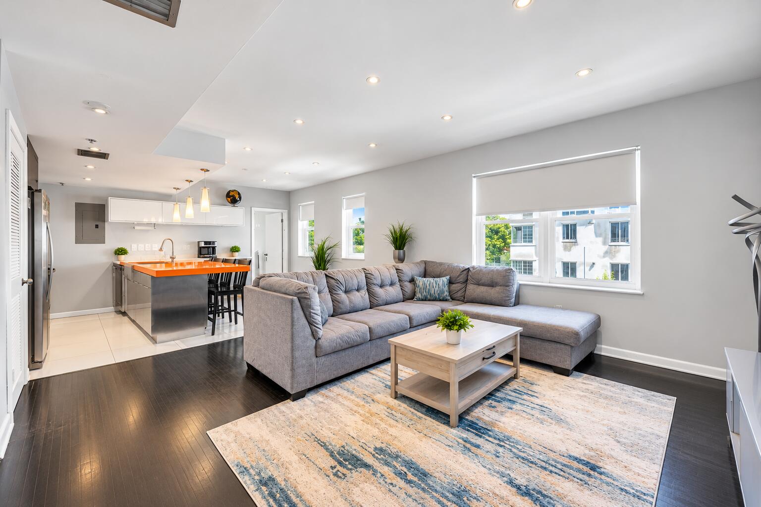 802 Euclid Ave #303