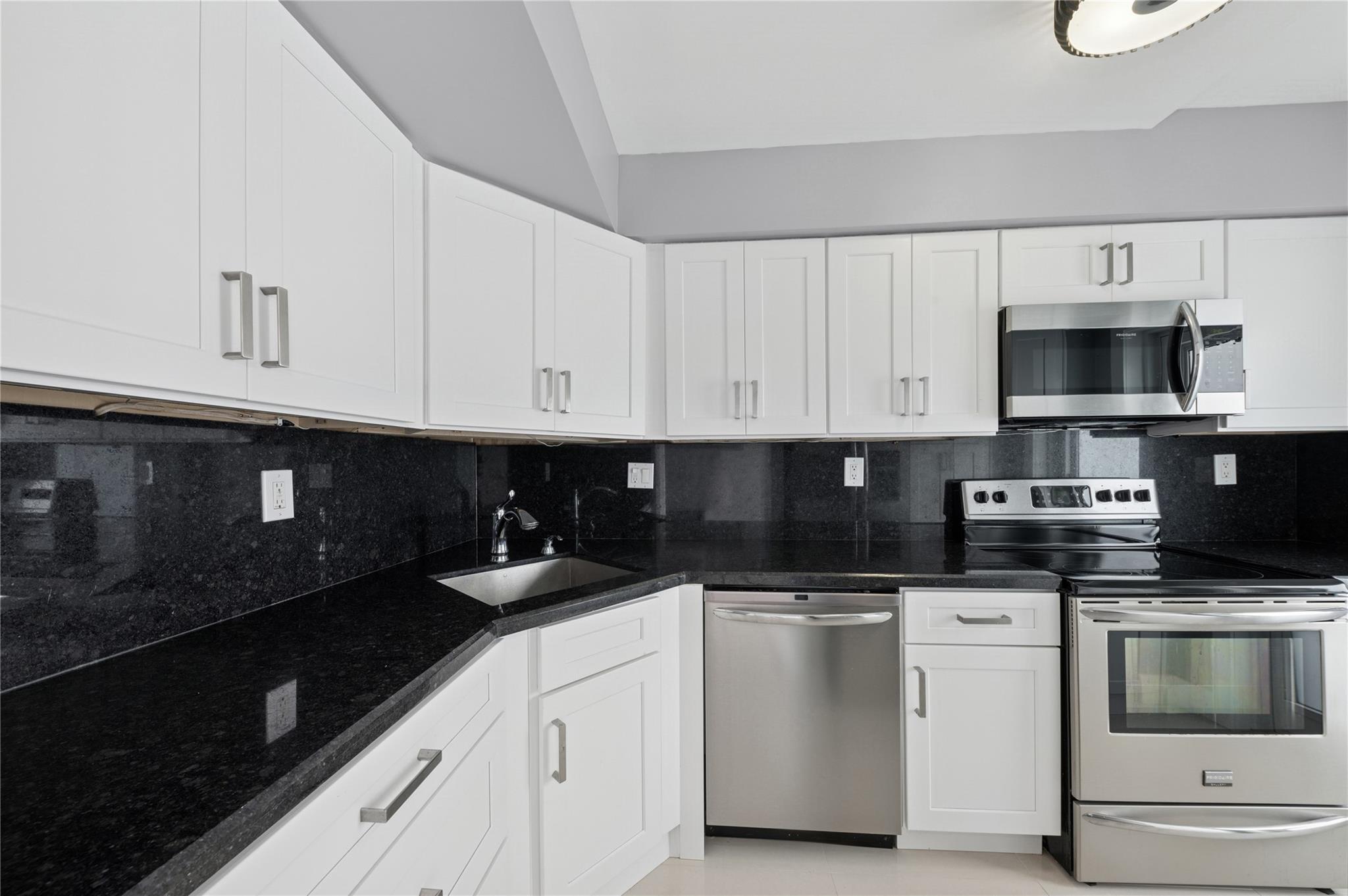 333 NE 21st Ave #520,Deerfield Beach, FL 33441