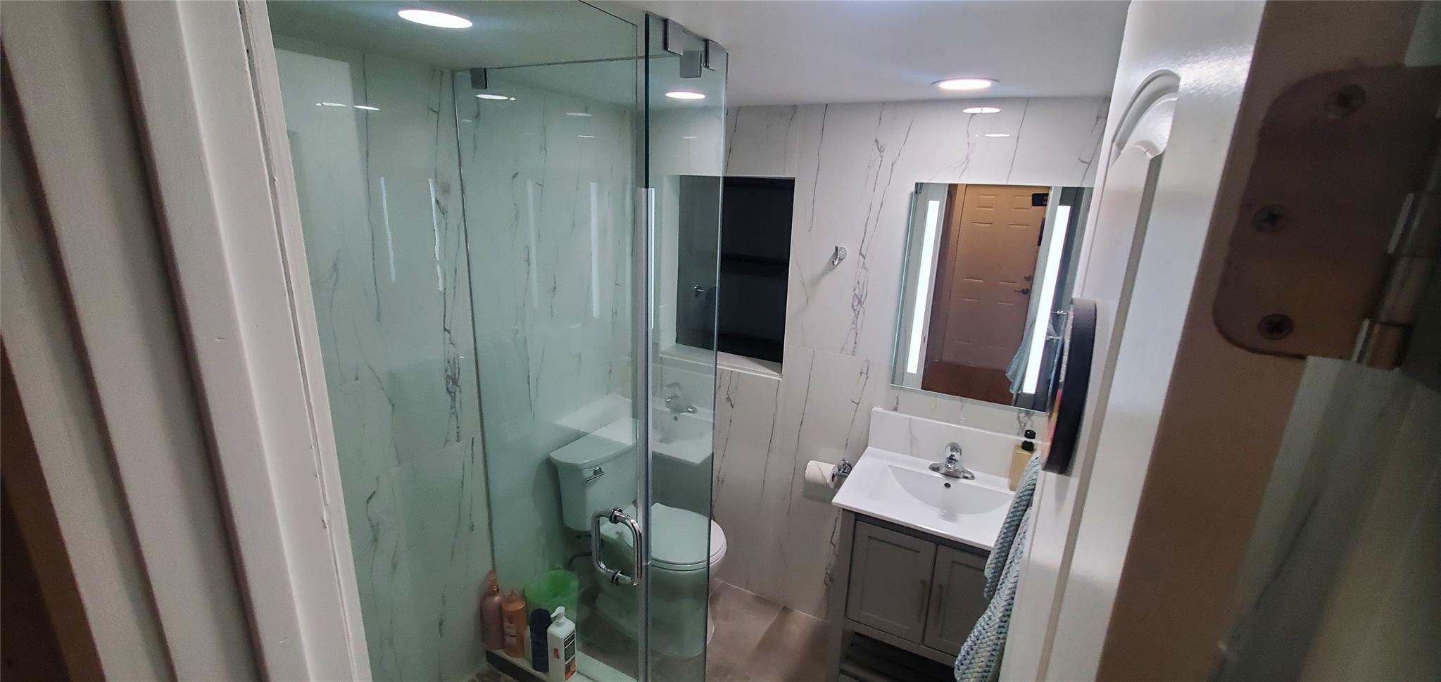 Undisclosed Address Fort Lauderdale, FL 33316