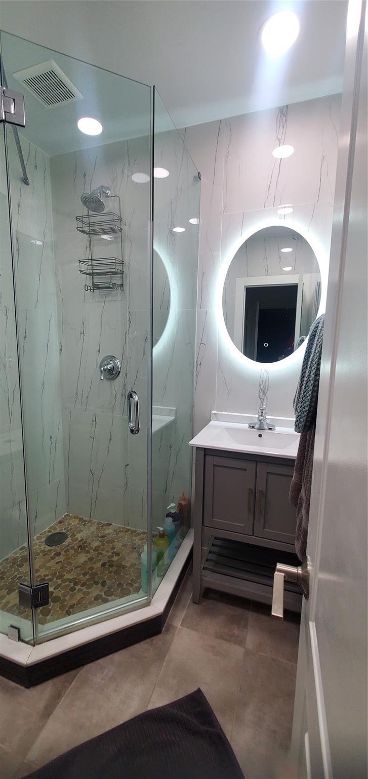 Undisclosed Address Fort Lauderdale, FL 33316