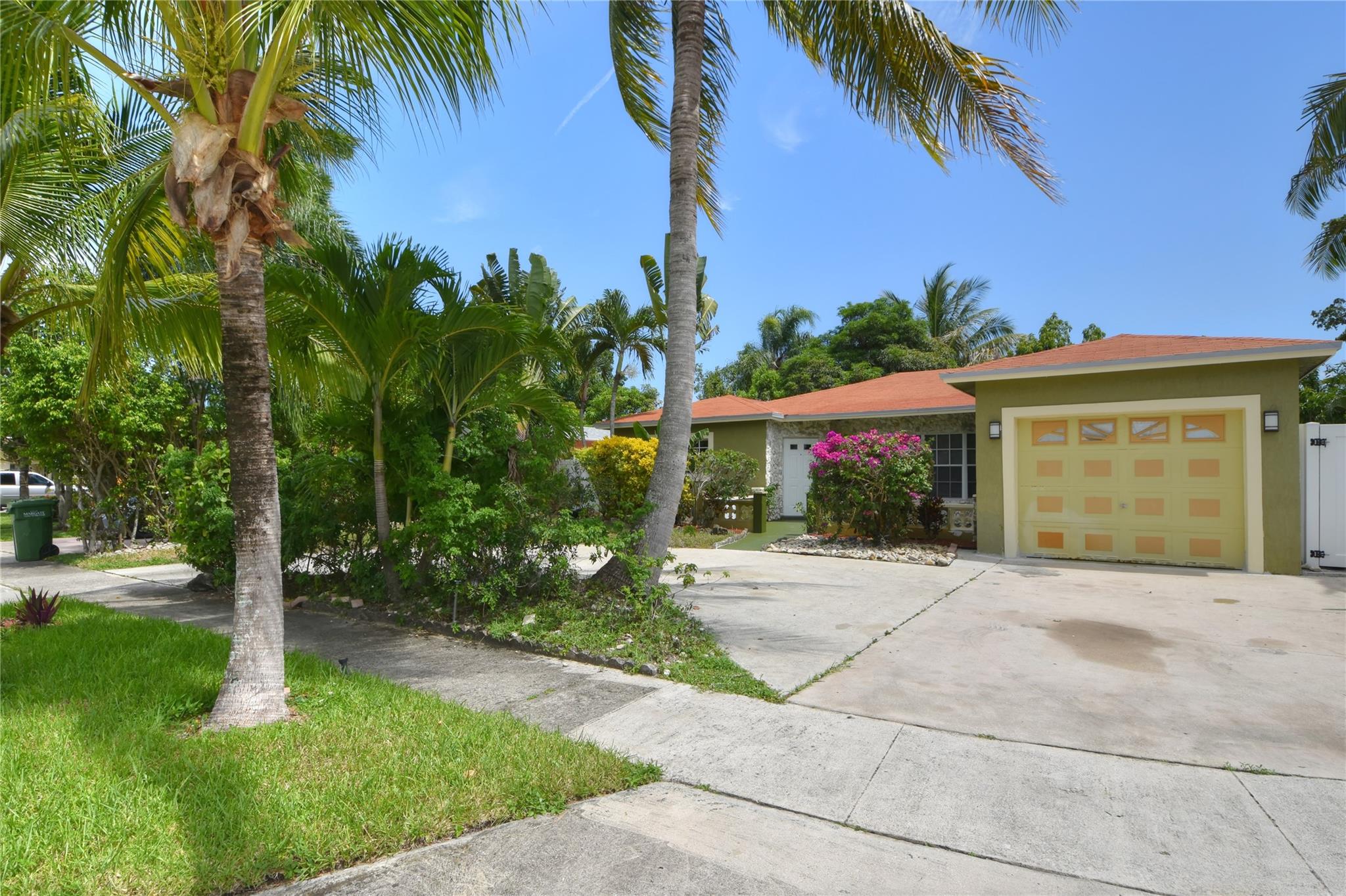 5385 SW 8th Ct