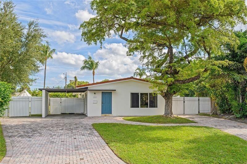 332 NW 26th Ct