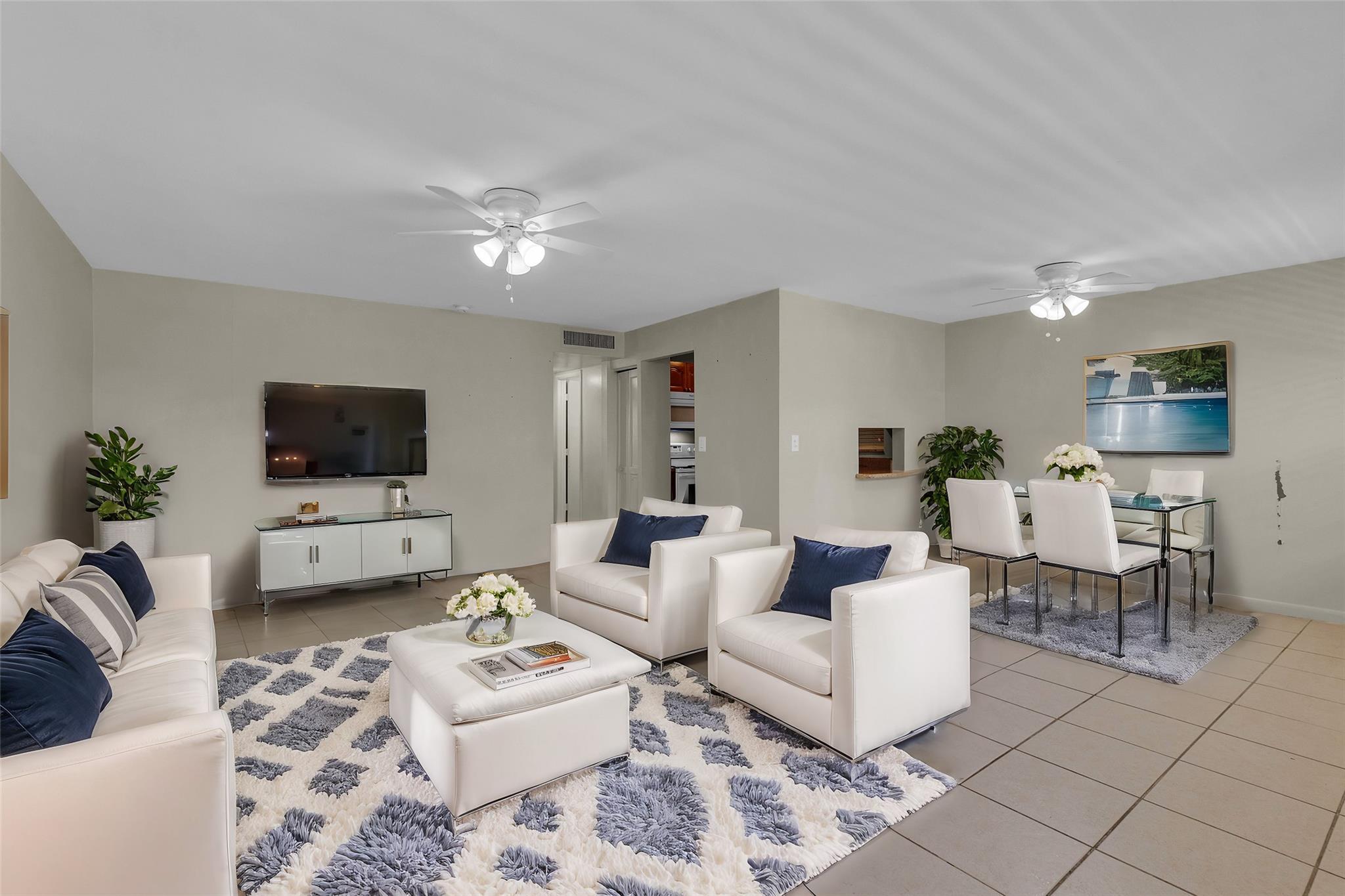 2201 NE 36th St #205 Lighthouse Point, FL 33064