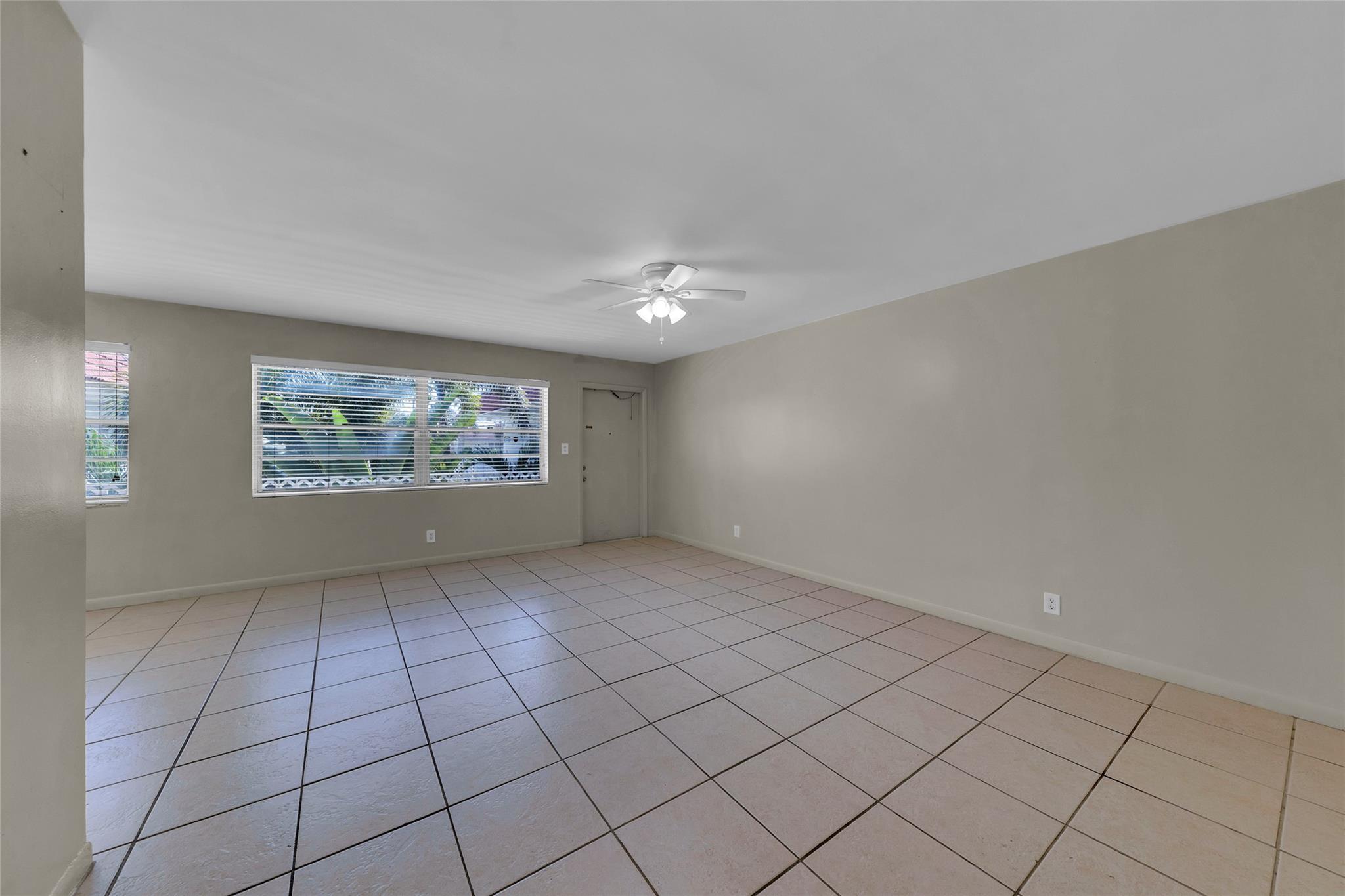 2201 NE 36th St #205 Lighthouse Point, FL 33064