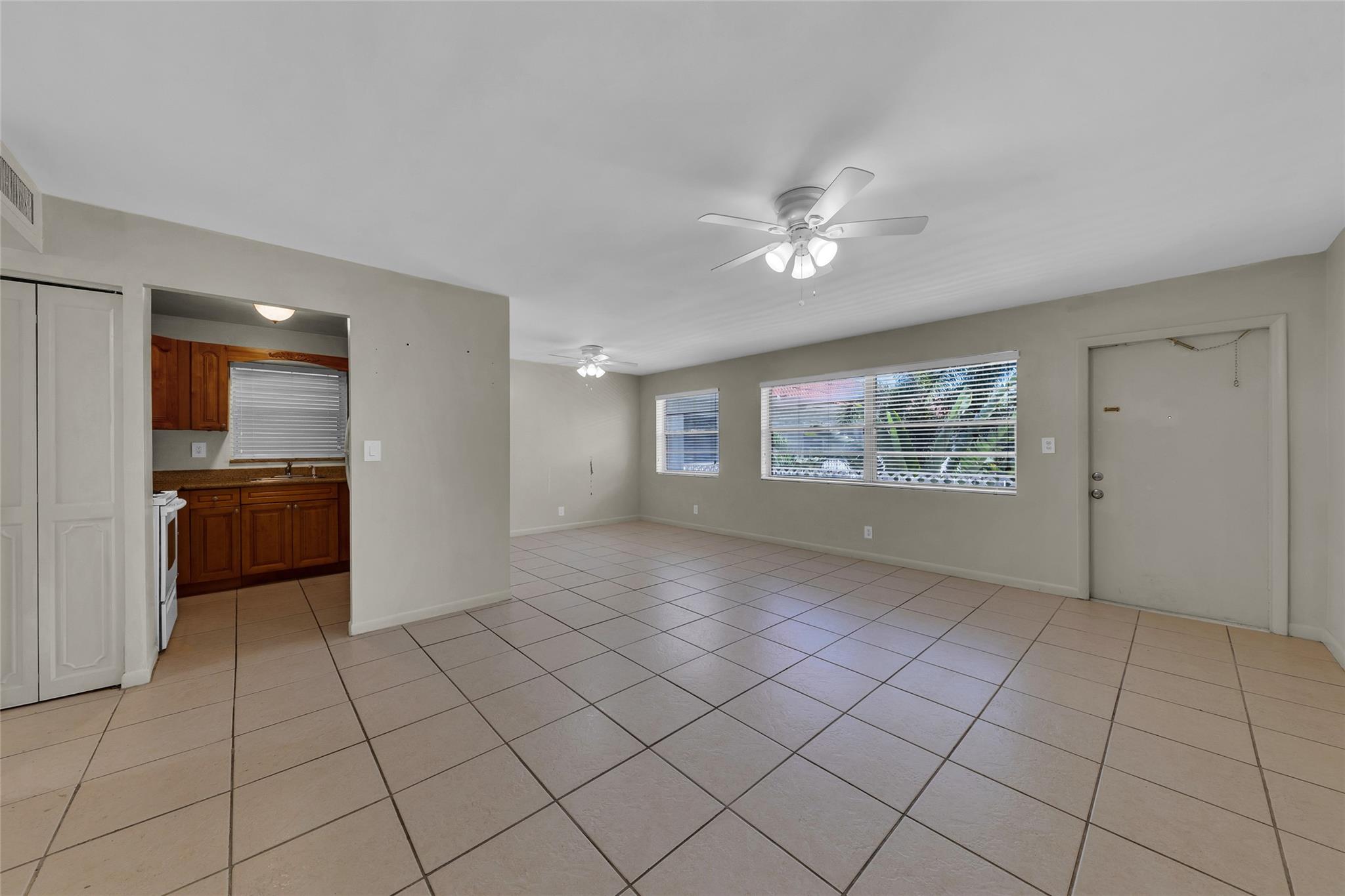 2201 NE 36th St #205 Lighthouse Point, FL 33064