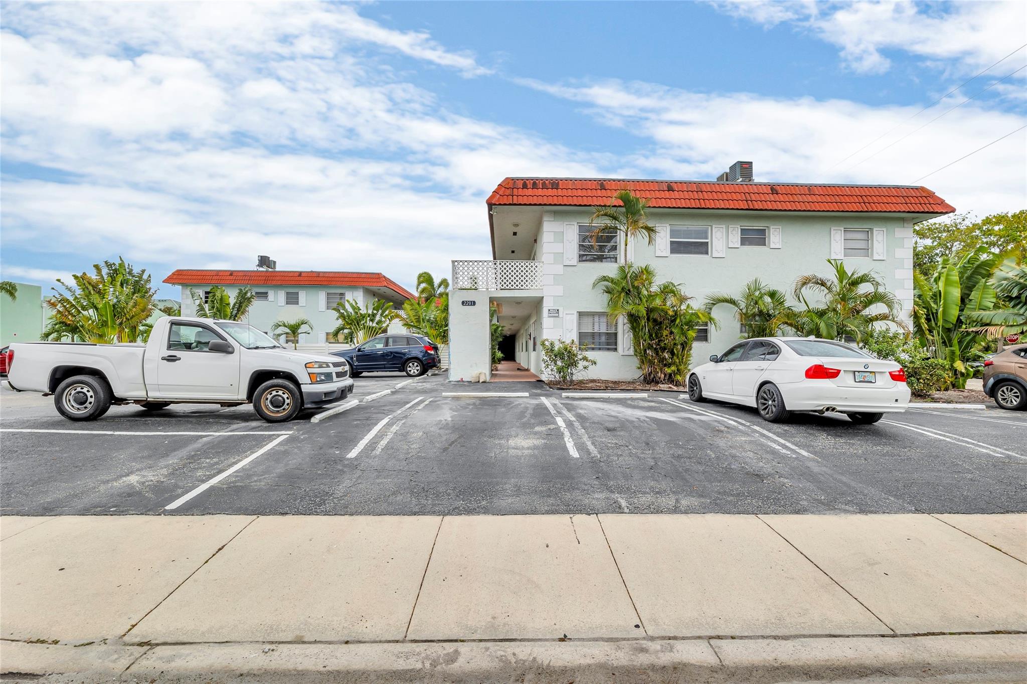 2201 NE 36th St #205 Lighthouse Point, FL 33064