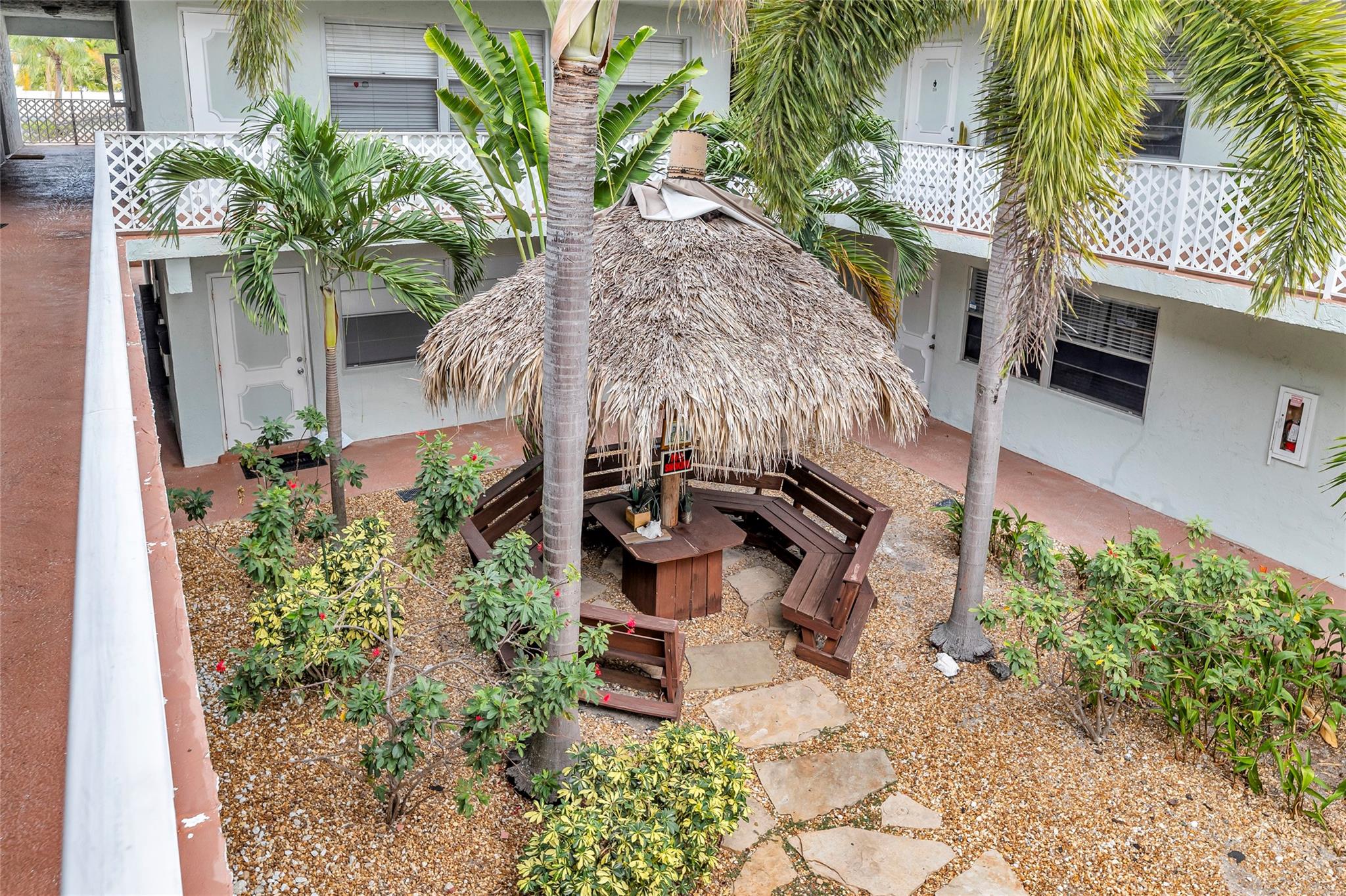 2201 NE 36th St #205 Lighthouse Point, FL 33064