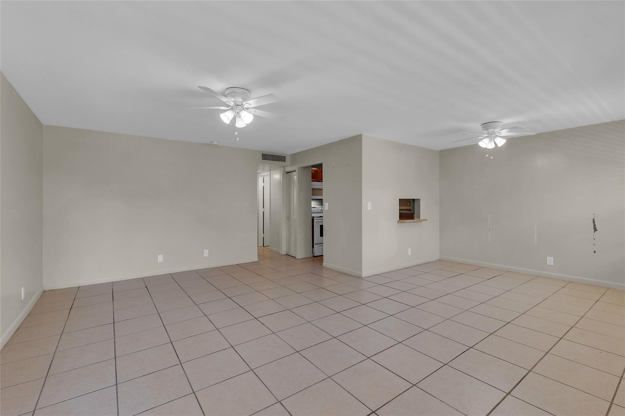 2201 NE 36th St #205 Lighthouse Point, FL 33064