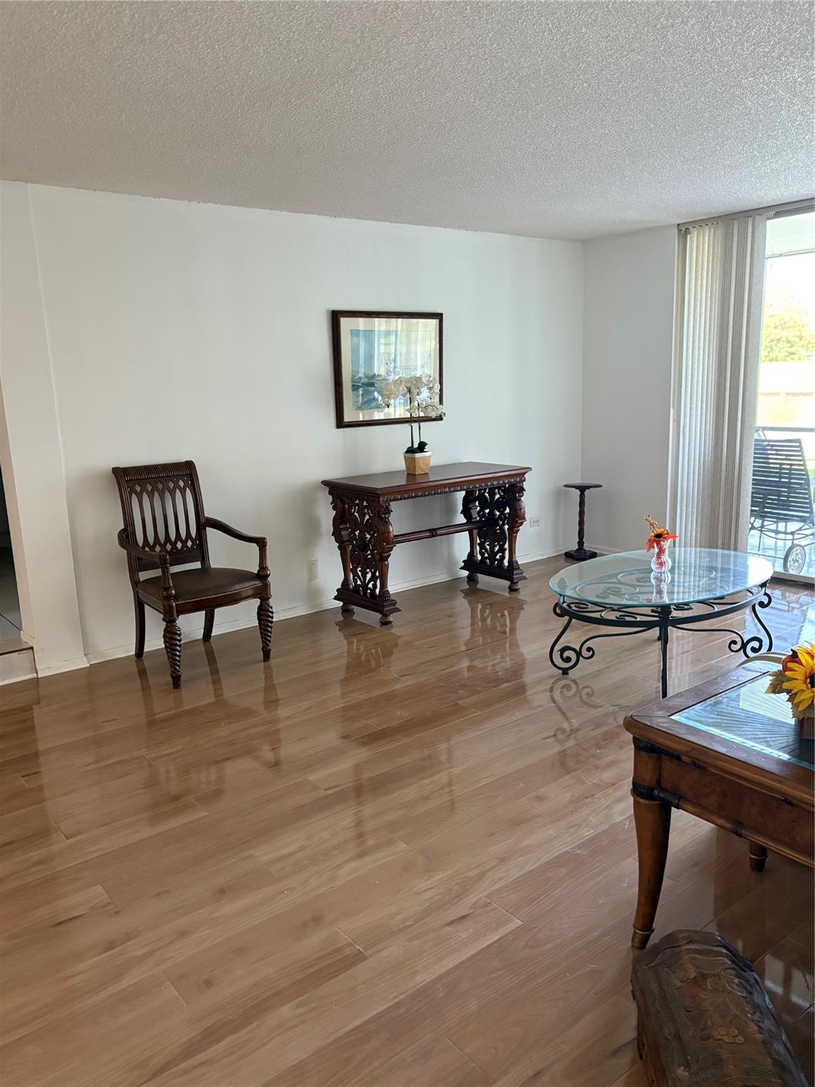 3750 Inverrary Dr #1W