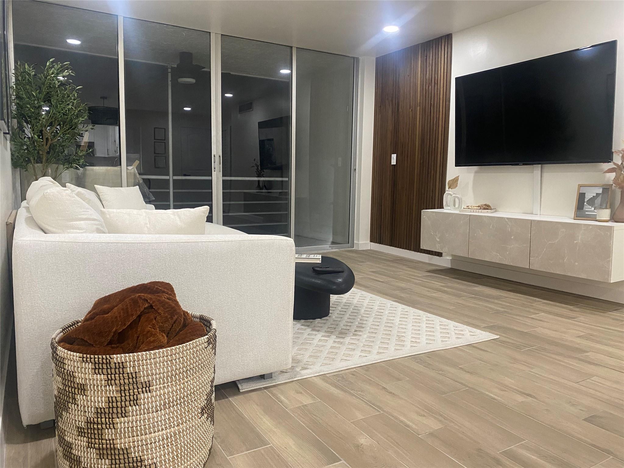 9471 Evergreen Pl #301