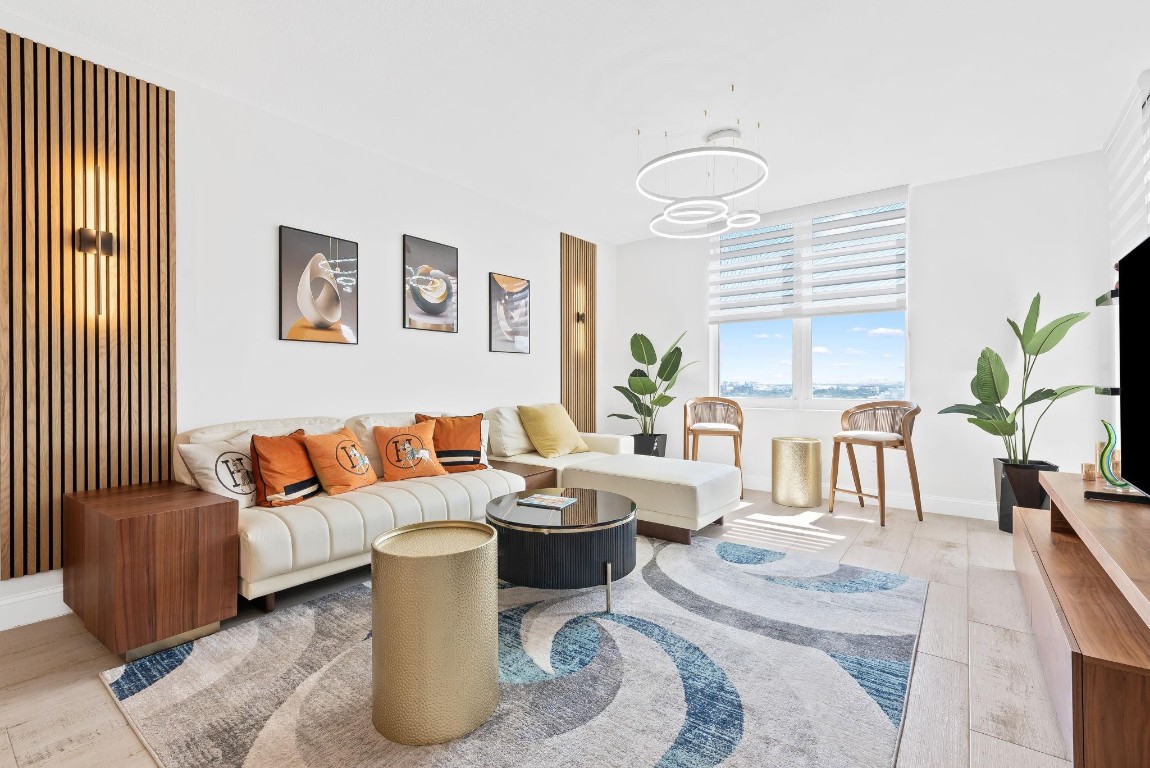 511 SE 5th #1709 Fort Lauderdale, FL 33301