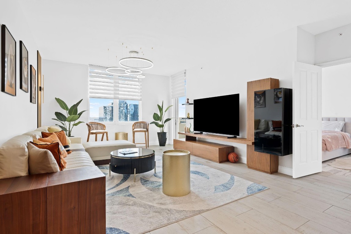 511 SE 5th #1709 Fort Lauderdale, FL 33301